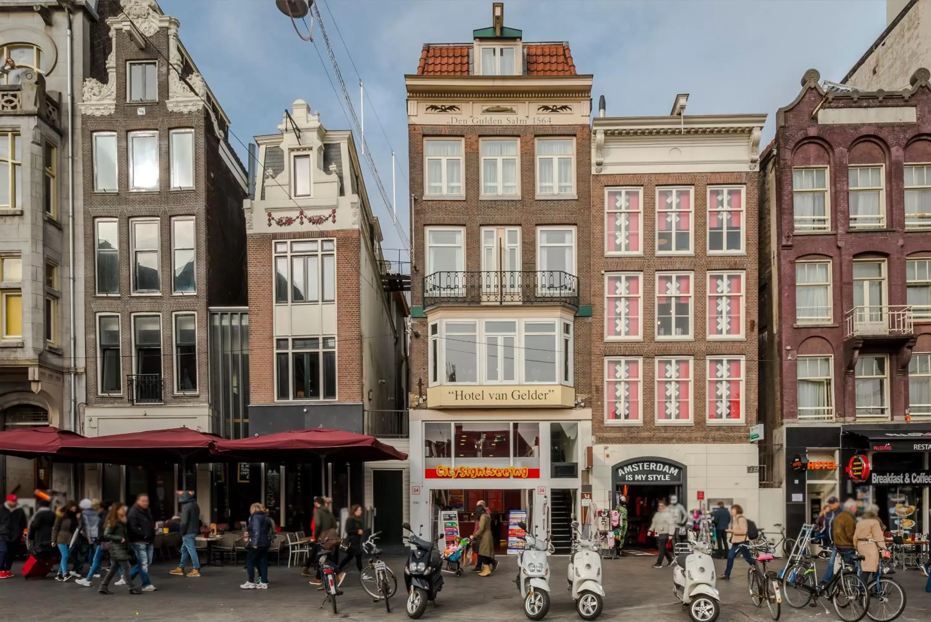 Property building in Hotel van Gelder Property building in Hotel van Gelder