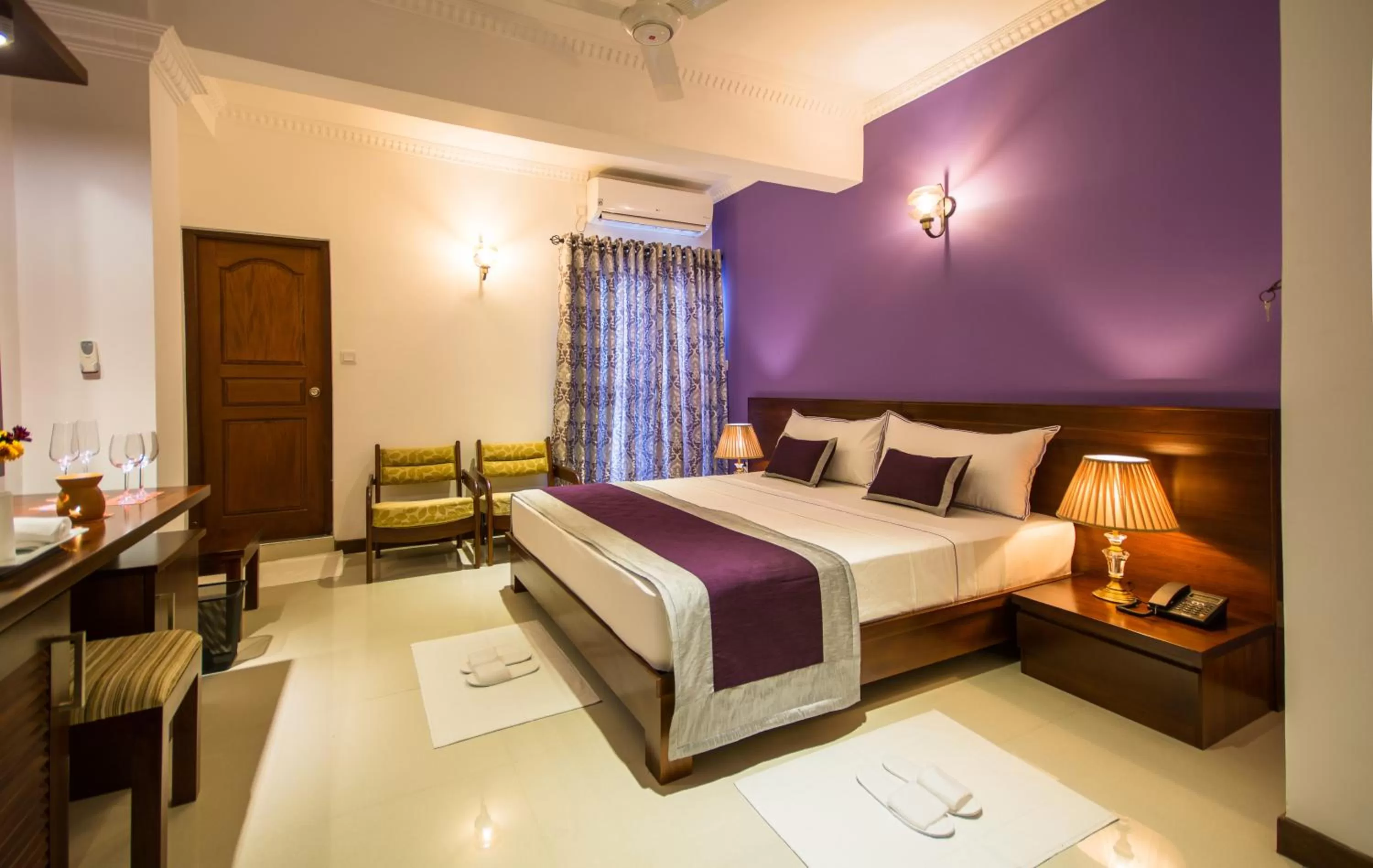 Photo of the whole room, Bed in Ceyloni City Hotel