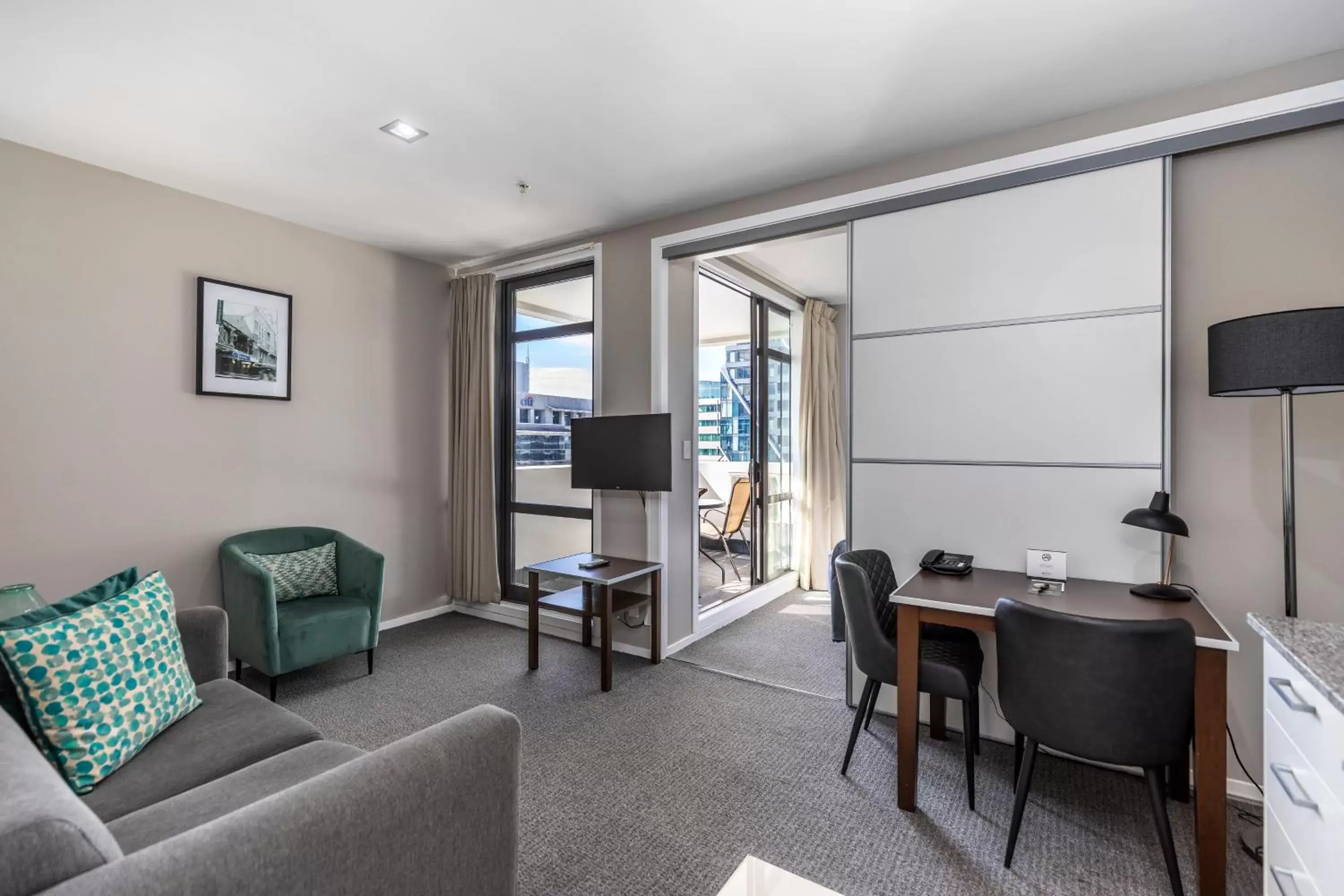 TV and multimedia in Quest on Queen Serviced Apartments TV and multimedia in Quest on Queen Serviced Apartments