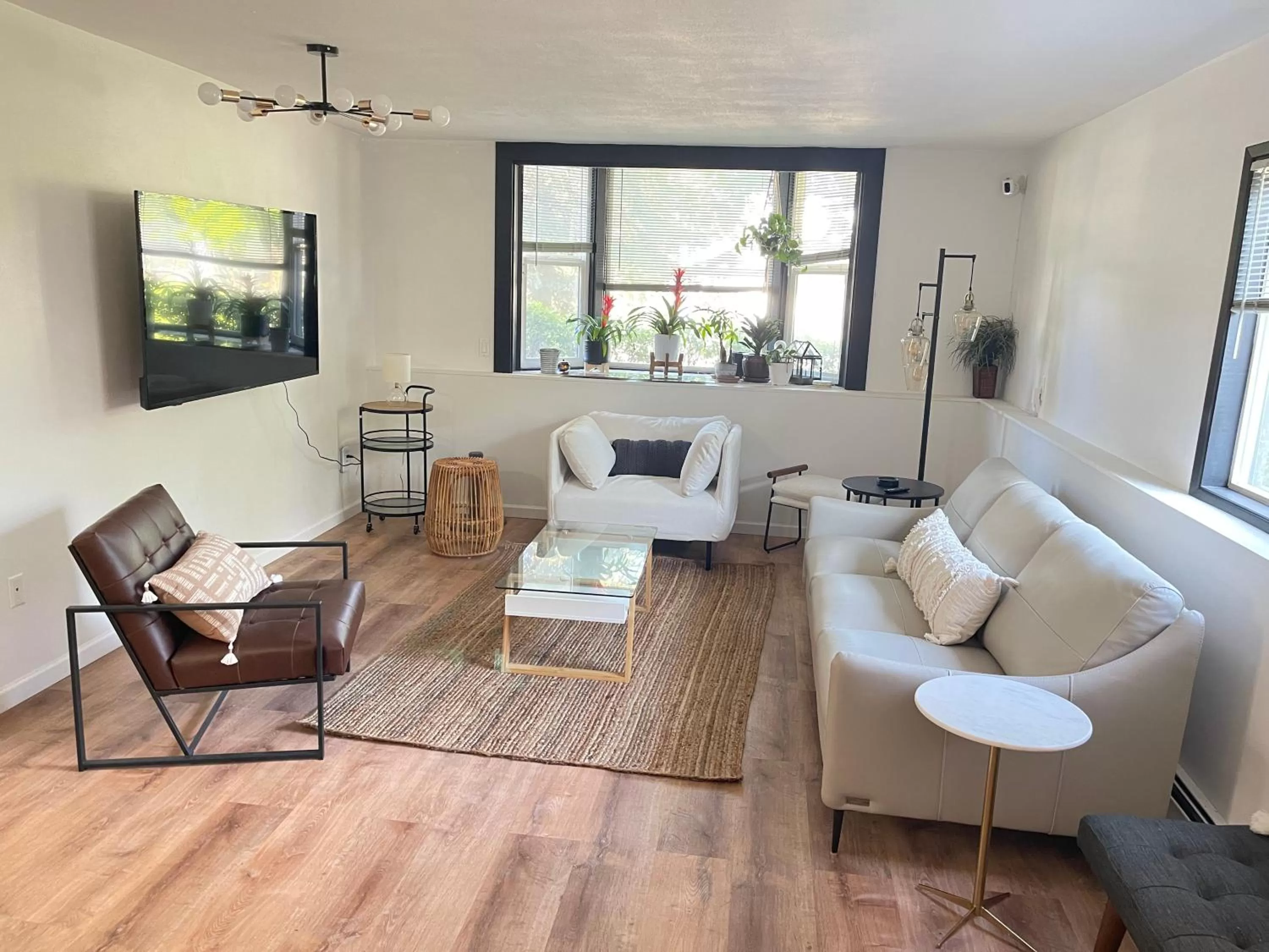 Living room, Seating Area in SunStar Alaska Bed and Breakfast LLC