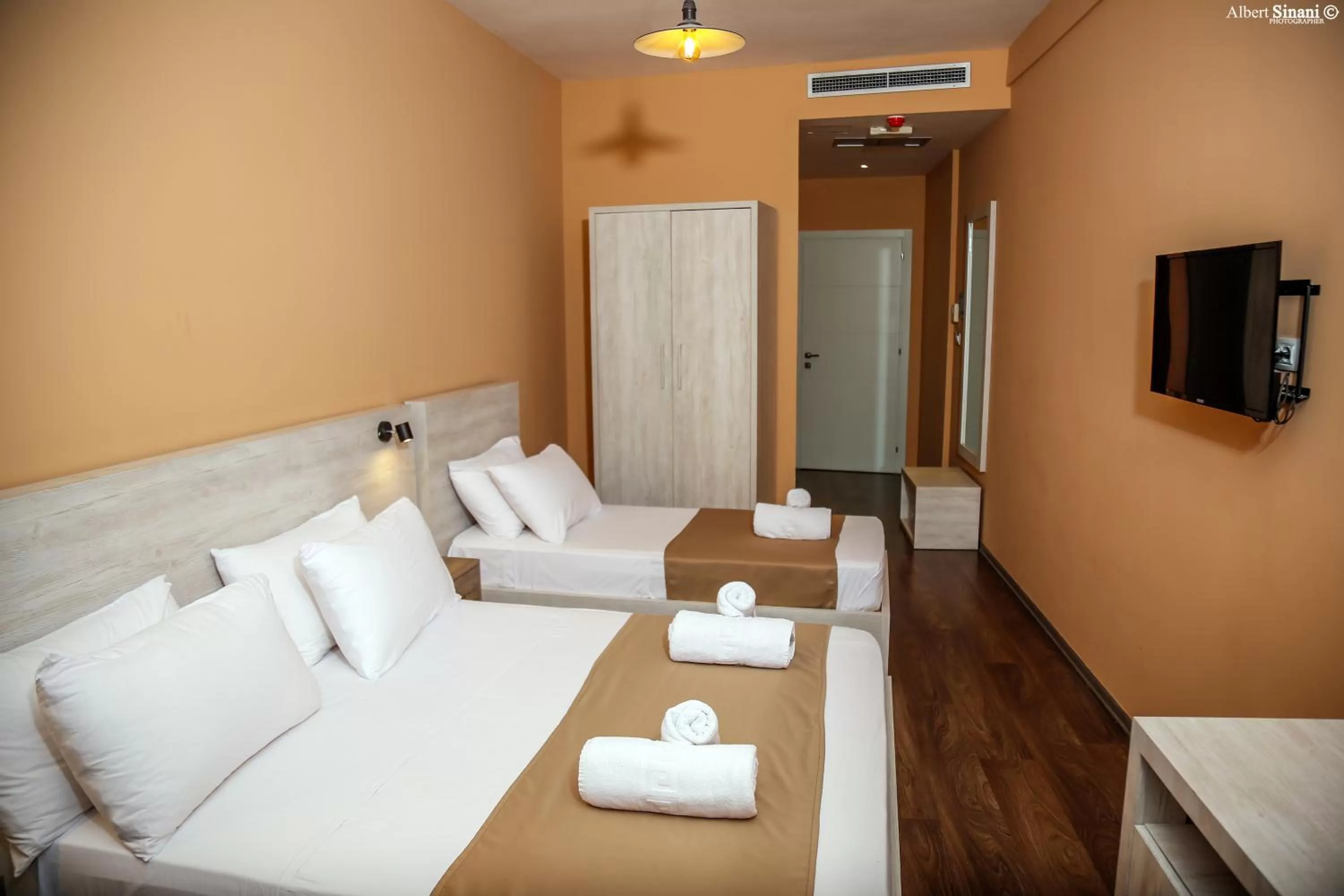 Day, Bed in Arc Hotel Tirana