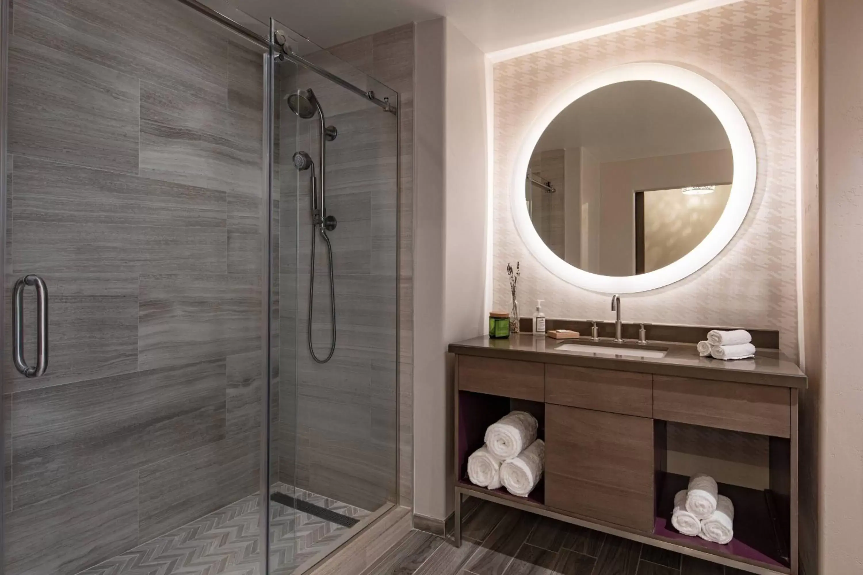 Bathroom in The Lodge at Sonoma Resort, Autograph Collection