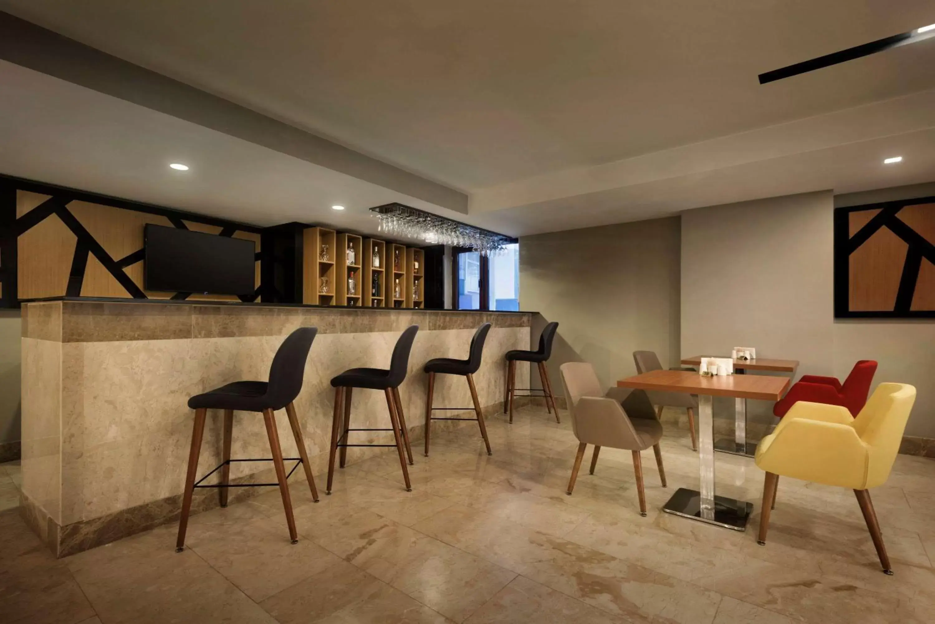 Restaurant/places to eat, Lounge/Bar in Ramada Encore Gebze