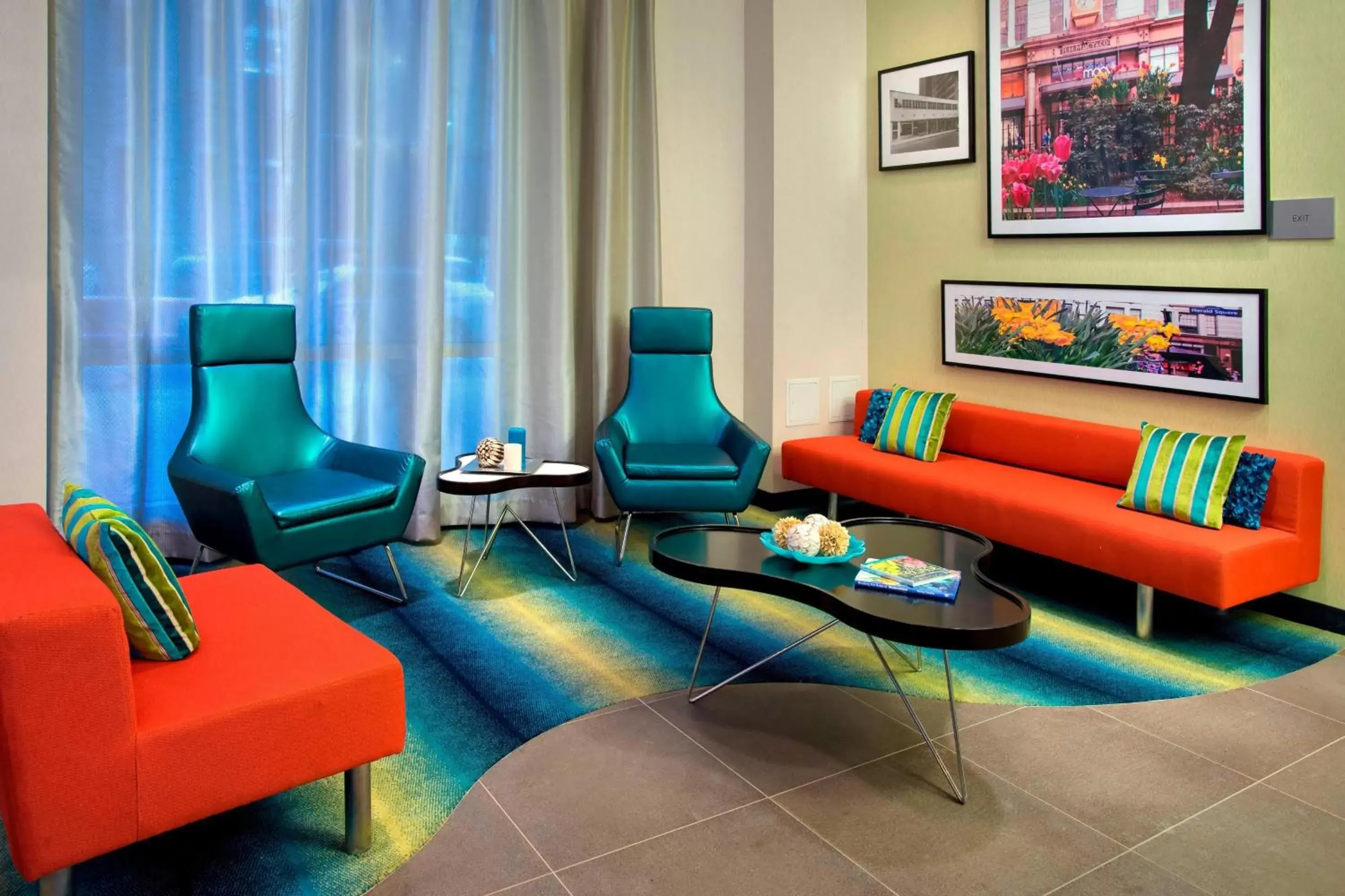 Lobby or reception, Seating Area in Courtyard by Marriott New York Manhattan/Chelsea