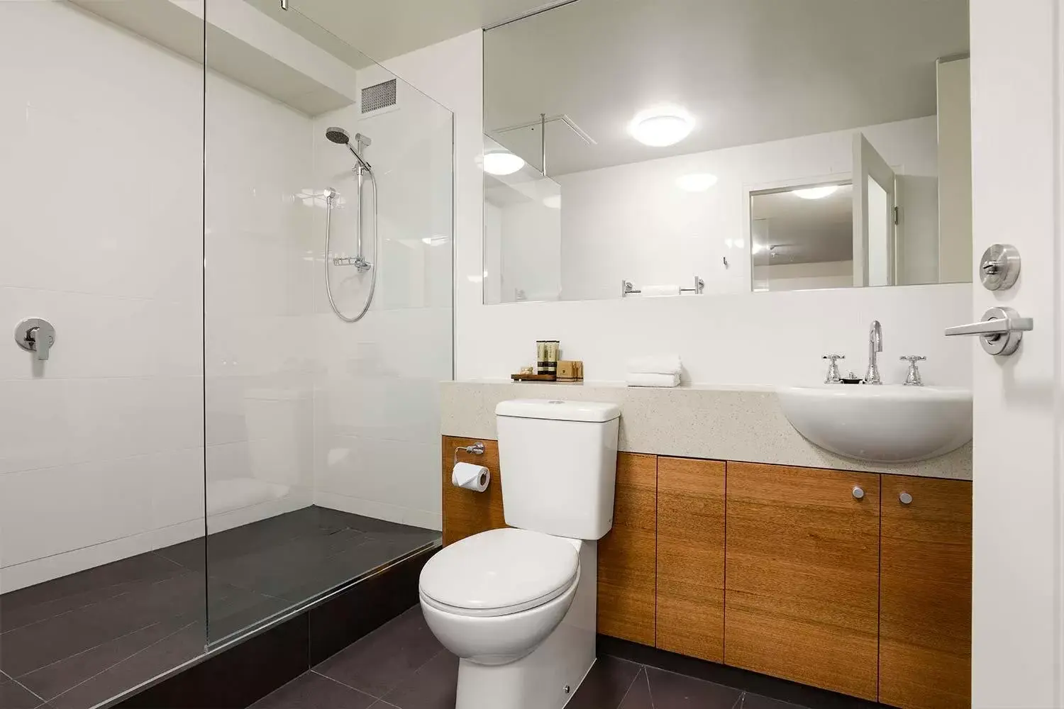 Bathroom in The Old Woolstore Apartment Hotel