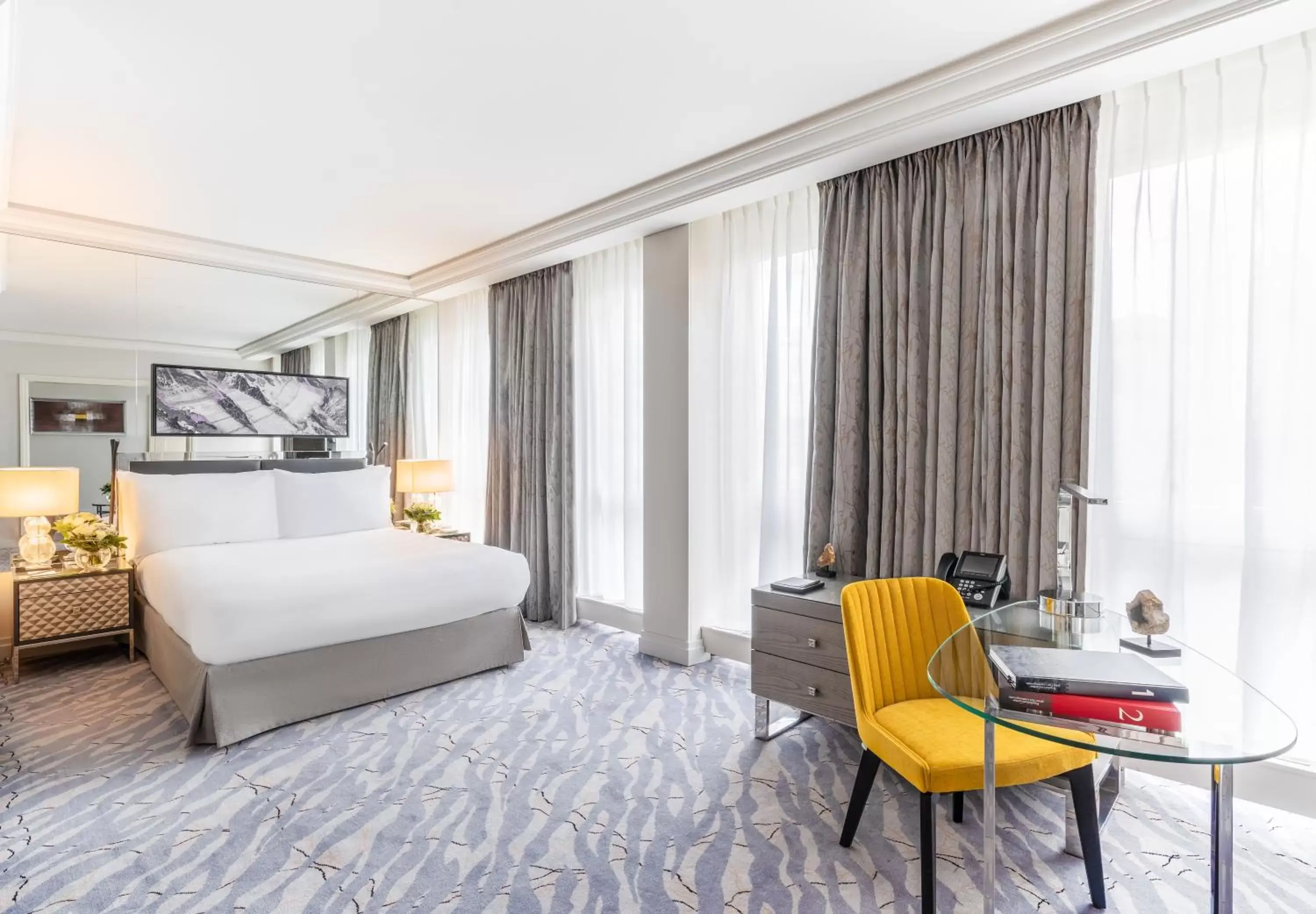 Bedroom, Seating Area in Mandarin Oriental, Geneva