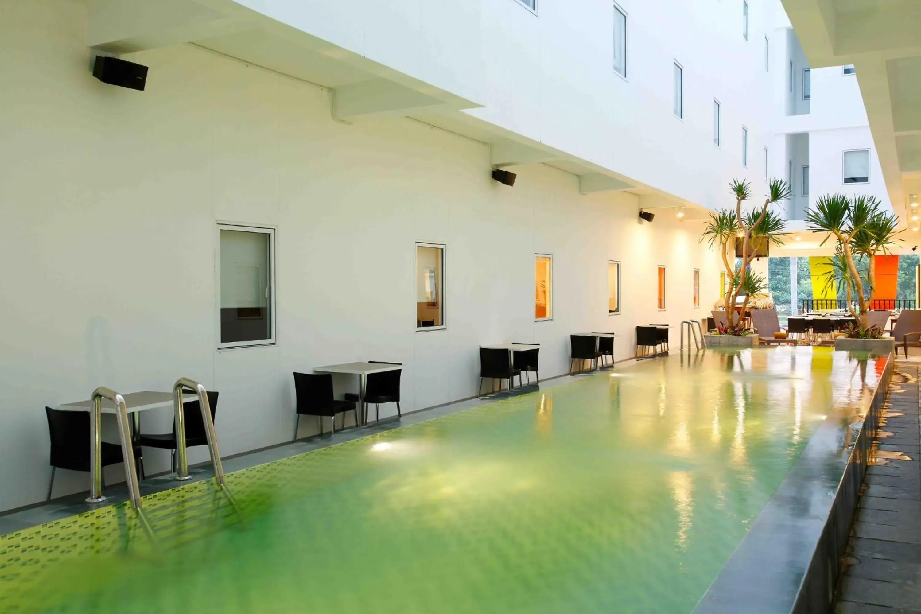 Property building, Swimming Pool in Amaris Hotel Sunset Road