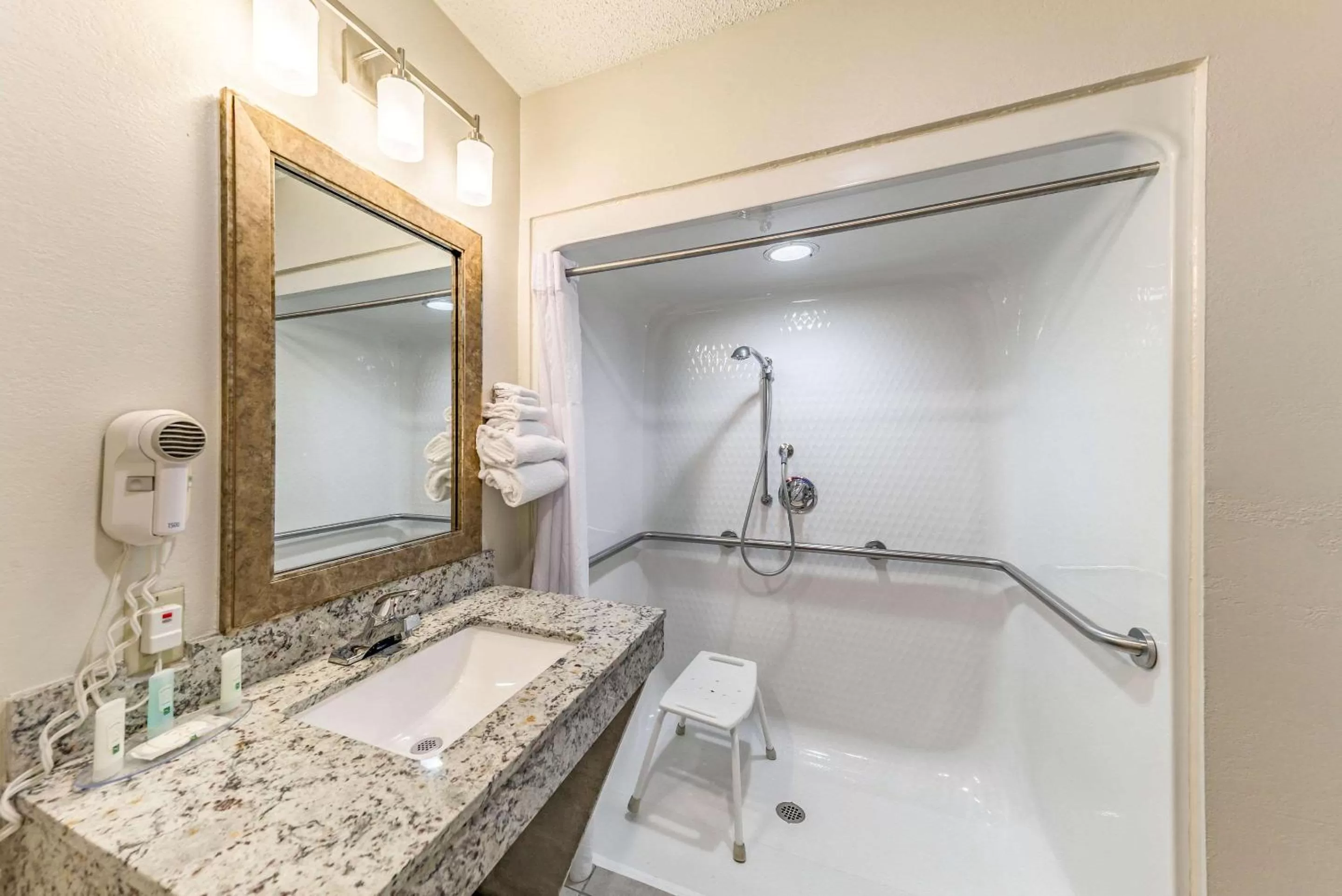 Bedroom in Quality Inn Allen - Plano East