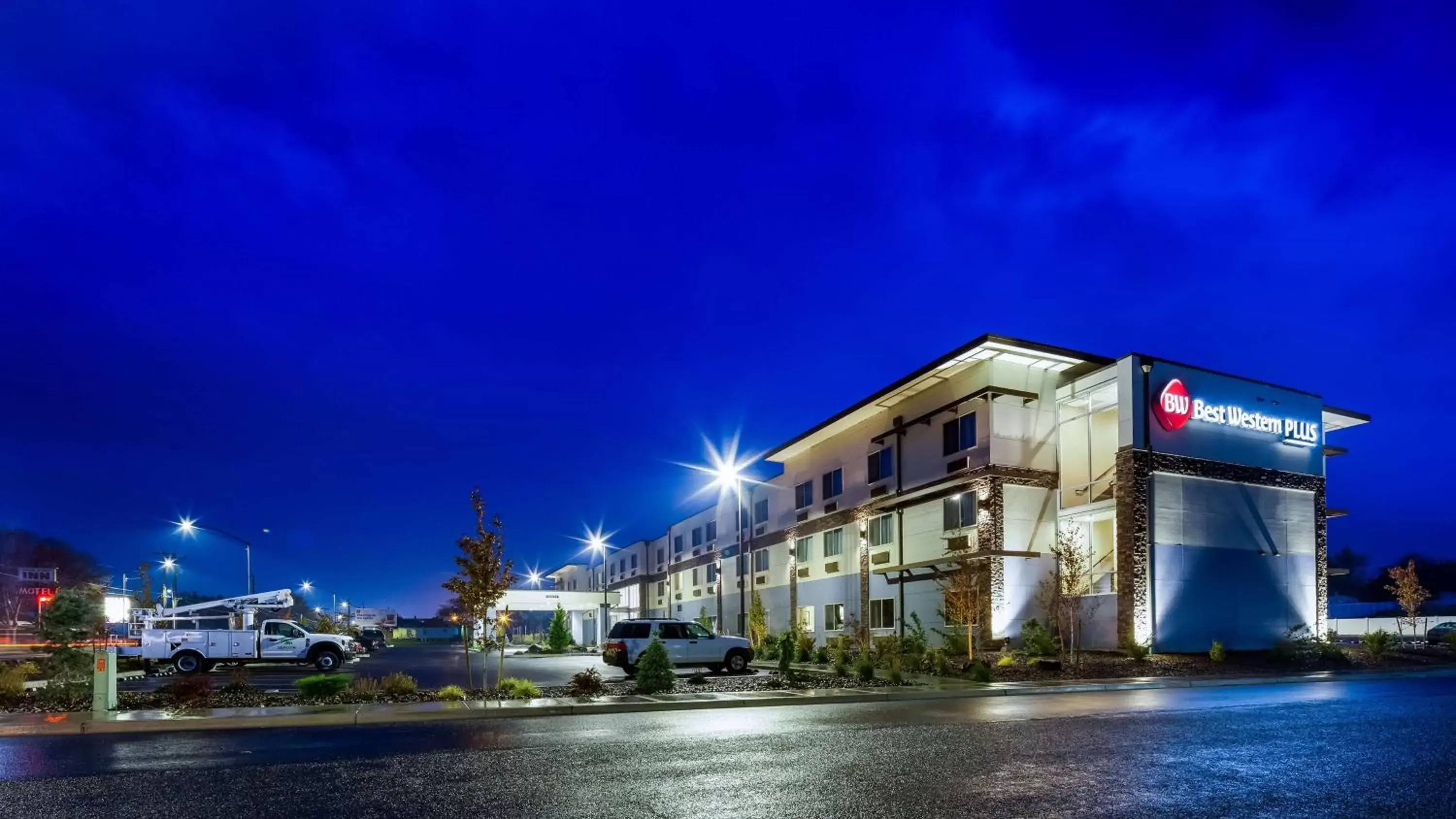 Property Building in Best Western Plus The Inn at Hells Canyon