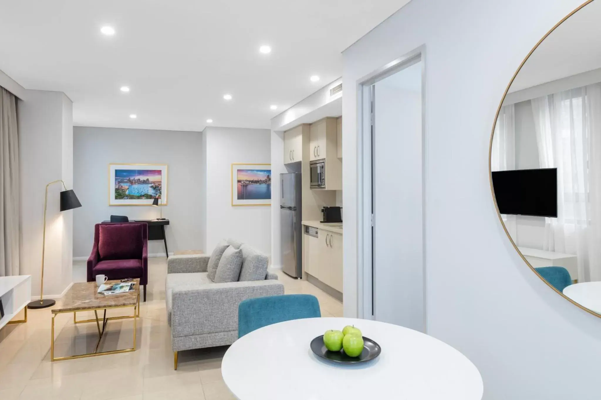 Kitchen or kitchenette, Seating Area in Meriton Suites Pitt Street, Sydney