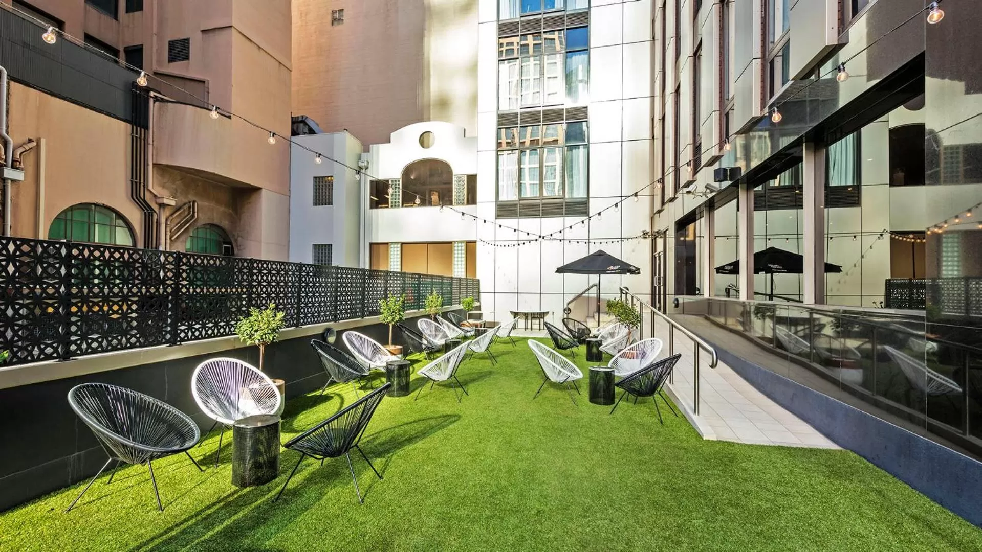 Patio in Oaks Melbourne on Market Hotel