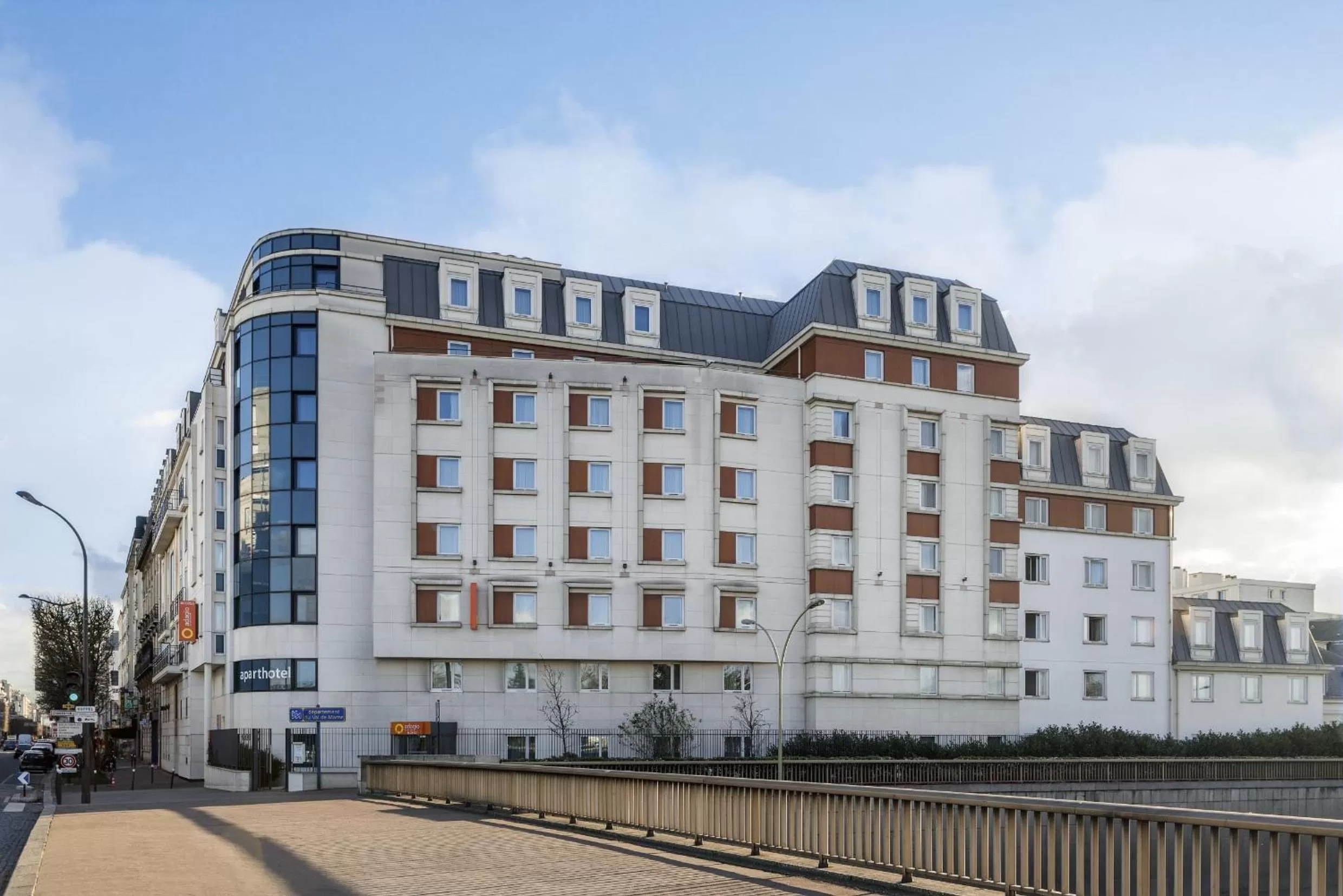 Facade/entrance in Aparthotel Adagio Access Paris Porte De Charenton