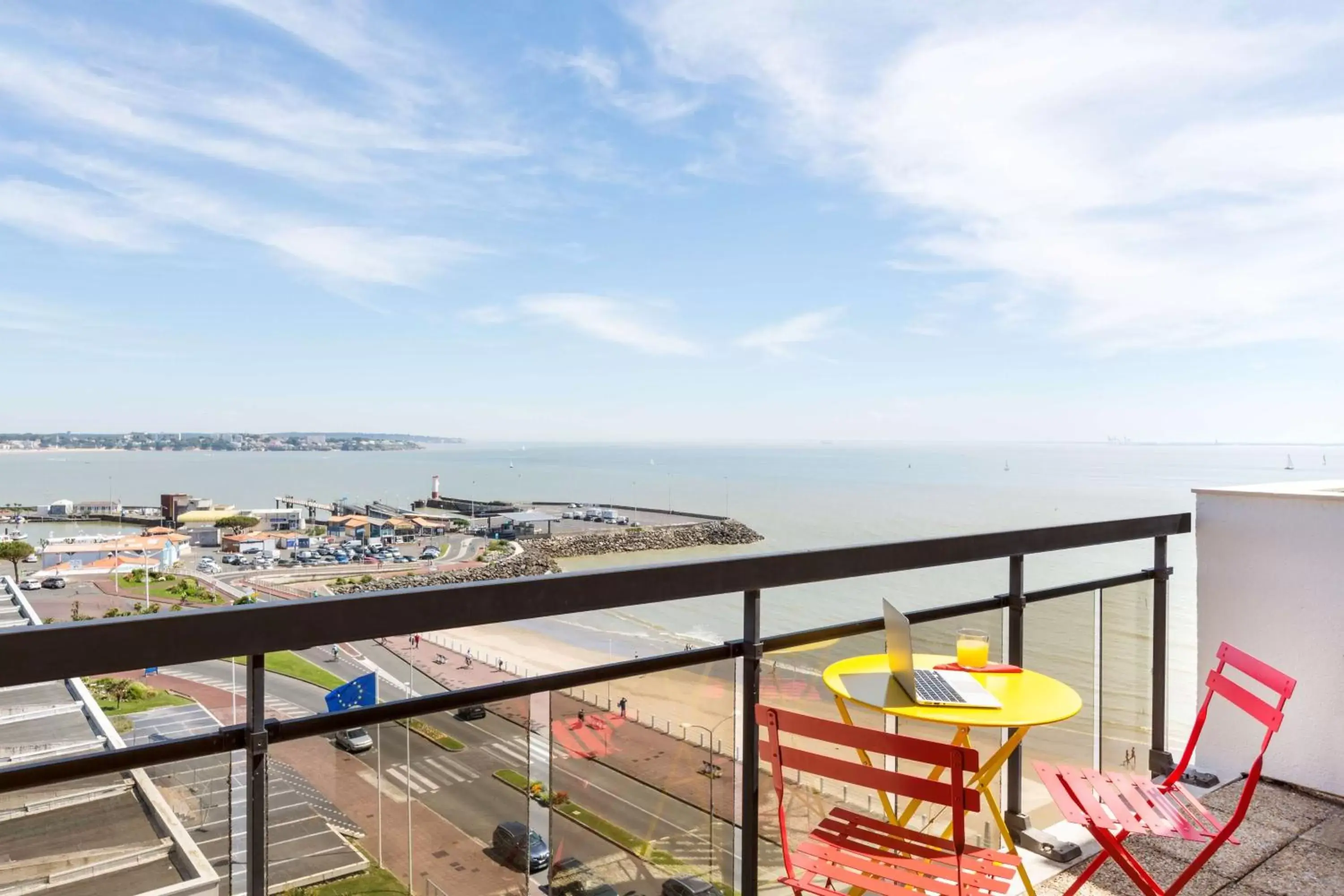 Balcony/Terrace in Best Western Hôtel Royan Océan