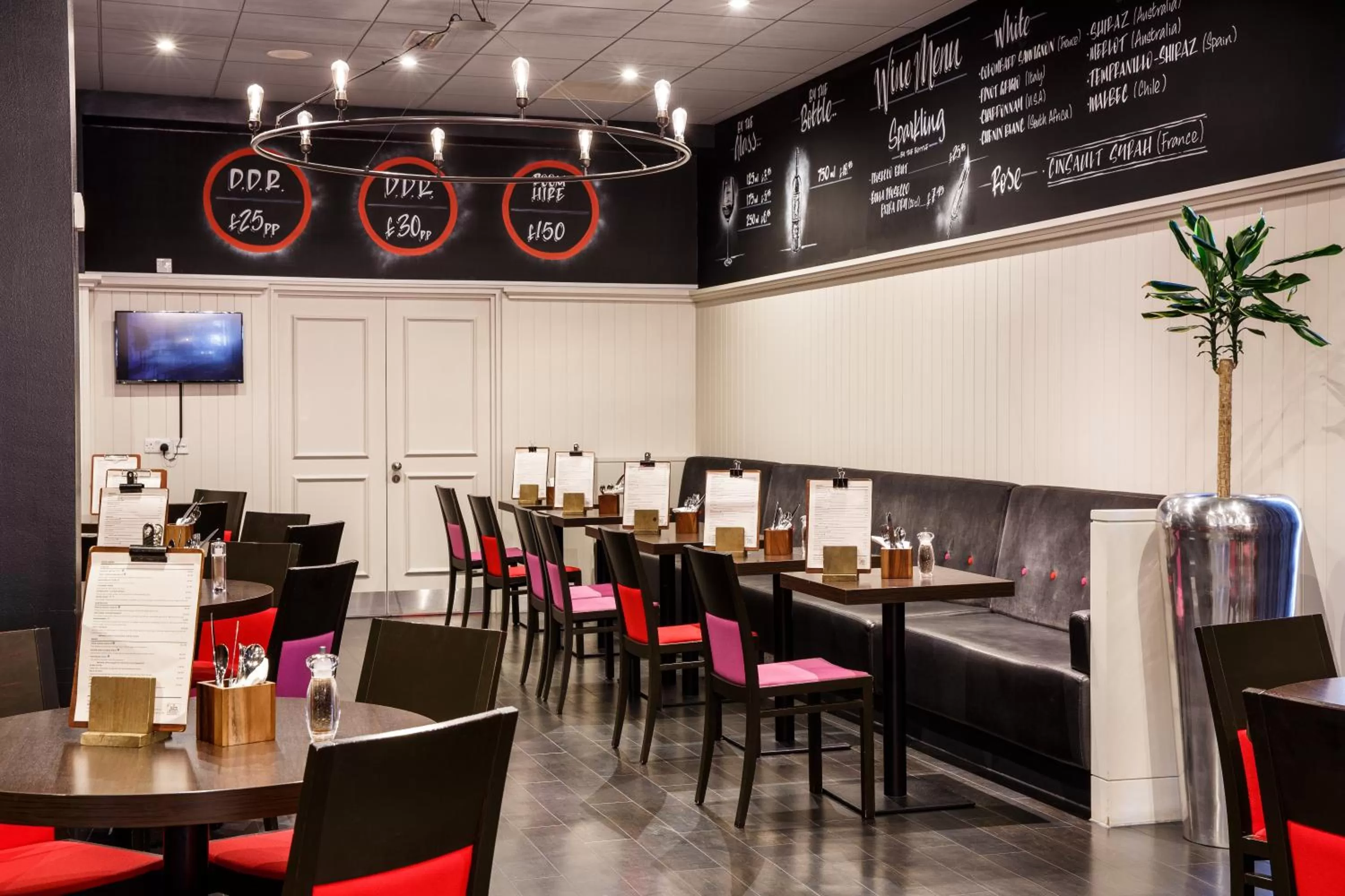 Restaurant/places to eat in ibis Bristol Temple Meads