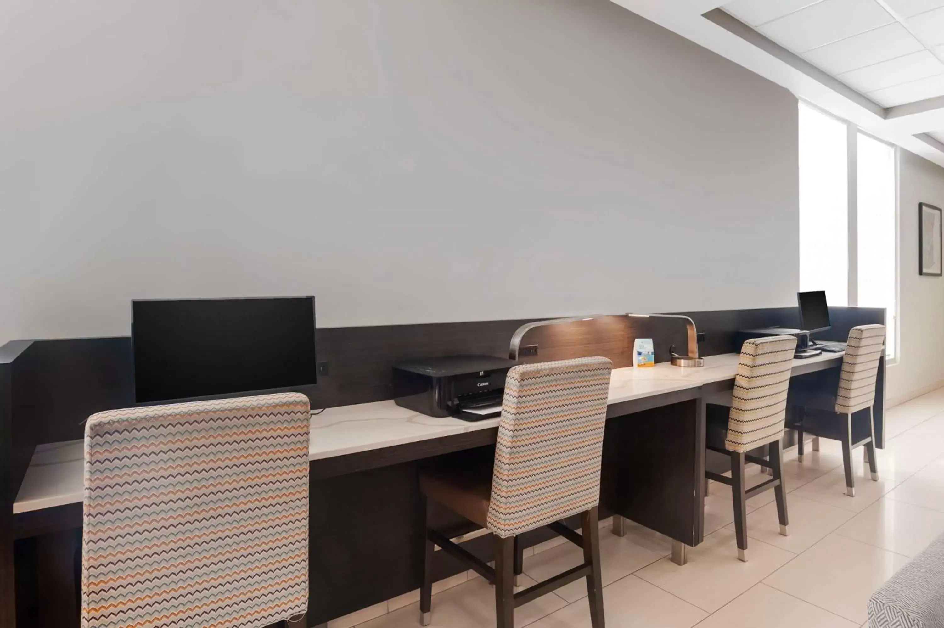 Business facilities in Best Western Plus Commerce Hotel
