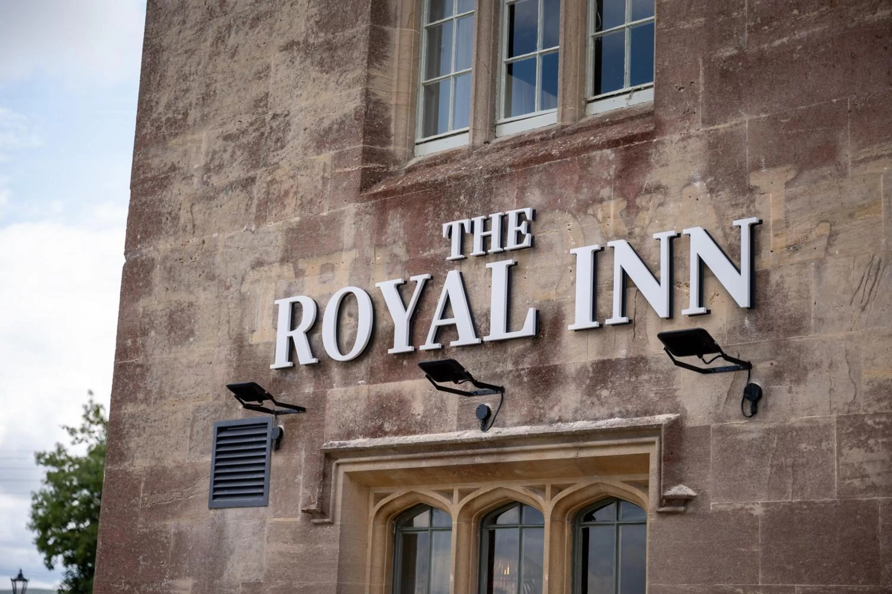 The Royal Inn by Chef & Brewer Collection