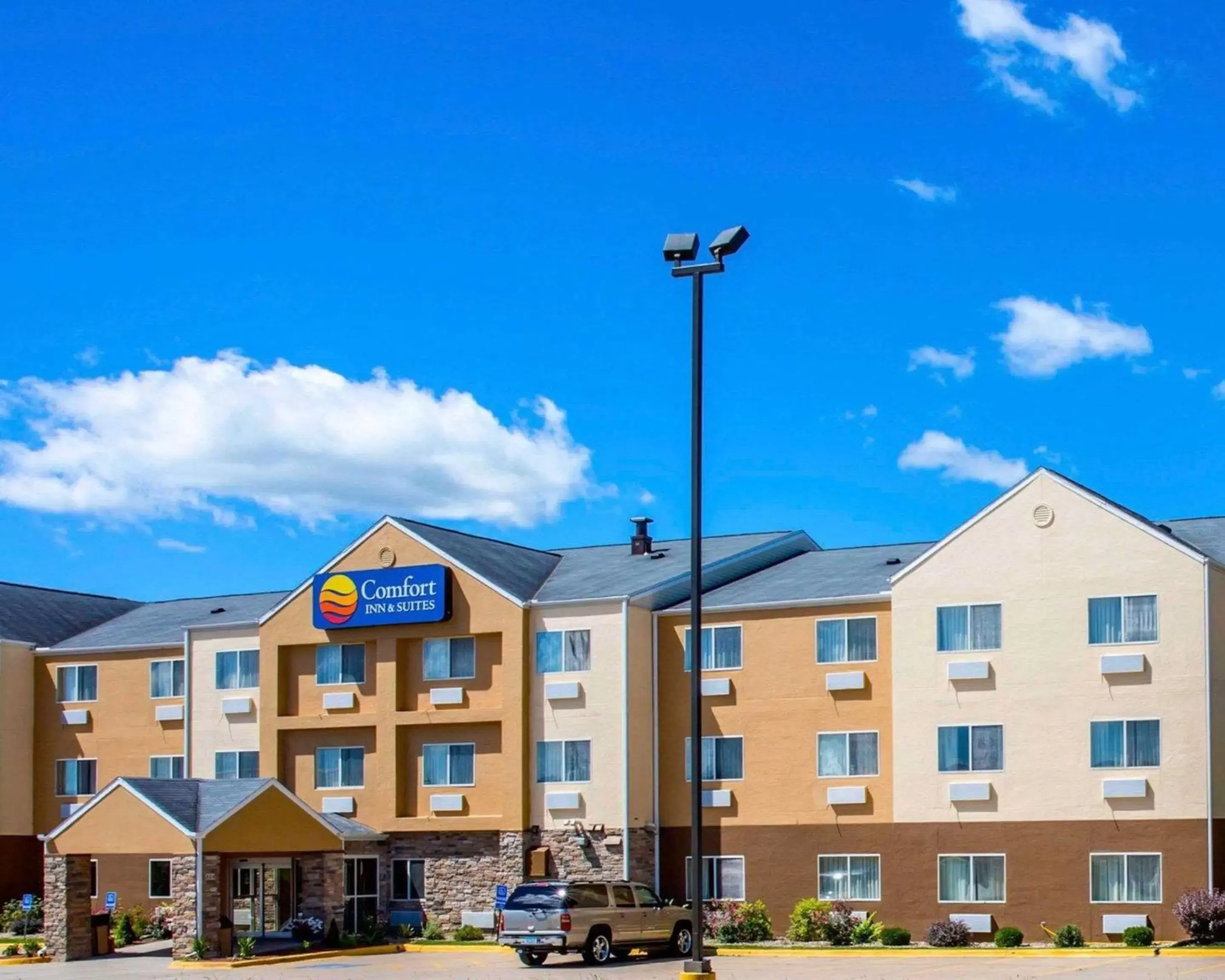 Property Building in Comfort Inn & Suites Coralville - Iowa City near Iowa River Landing