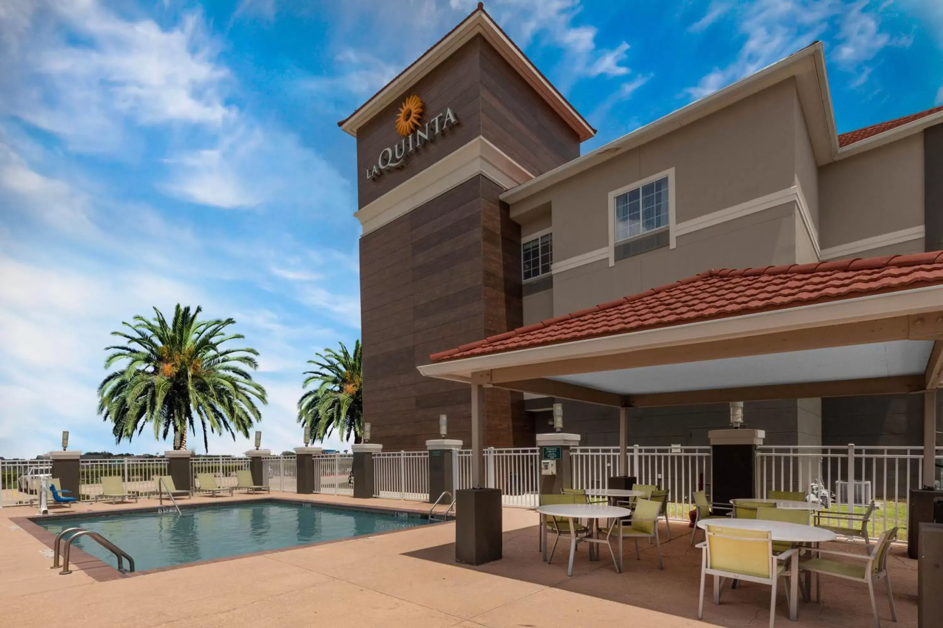Swimming pool in La Quinta by Wyndham Port Lavaca Swimming pool in La Quinta by Wyndham Port Lavaca