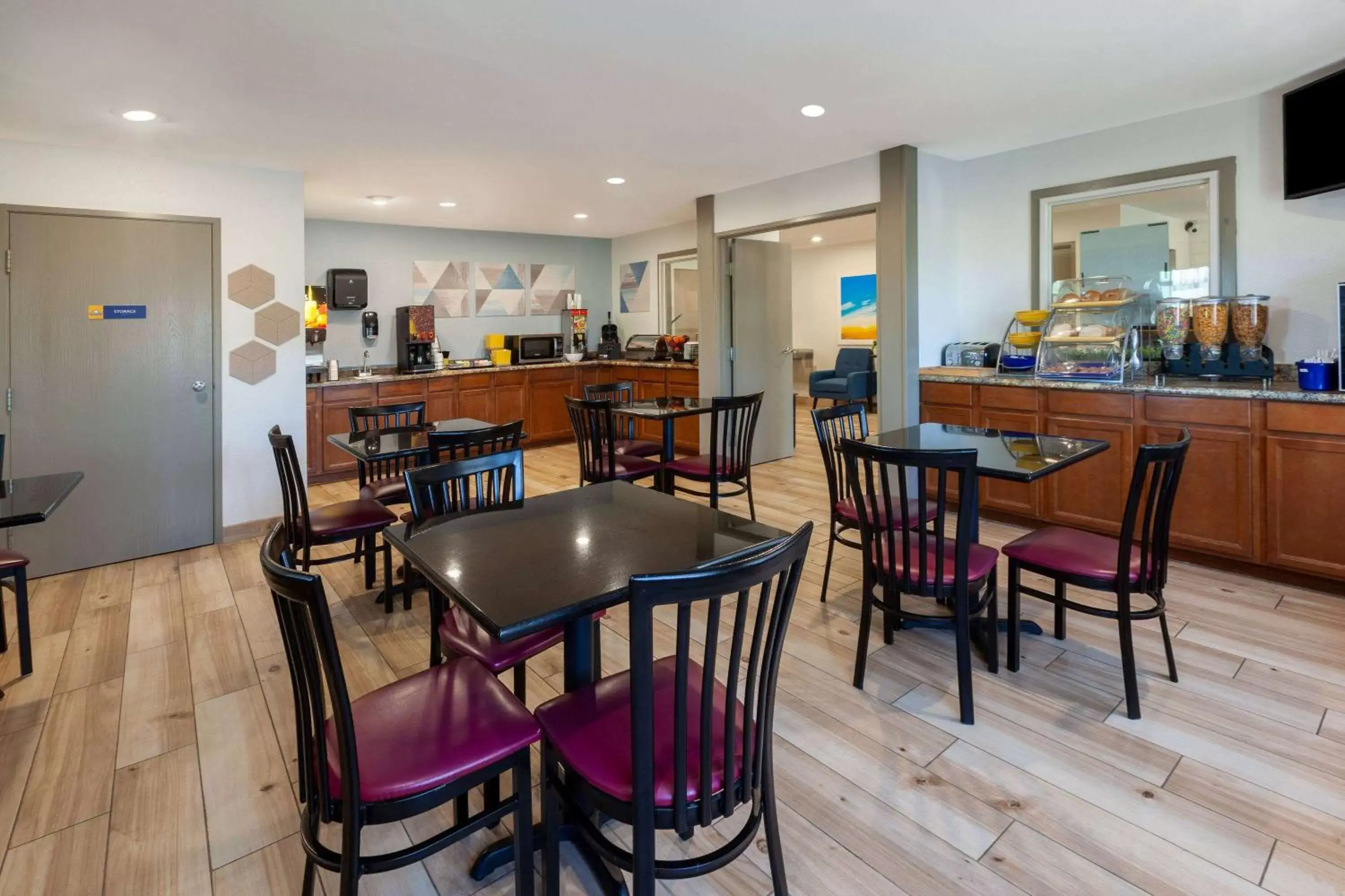 Breakfast, Restaurant/Places to Eat in Days Inn by Wyndham Racine/Sturtevant