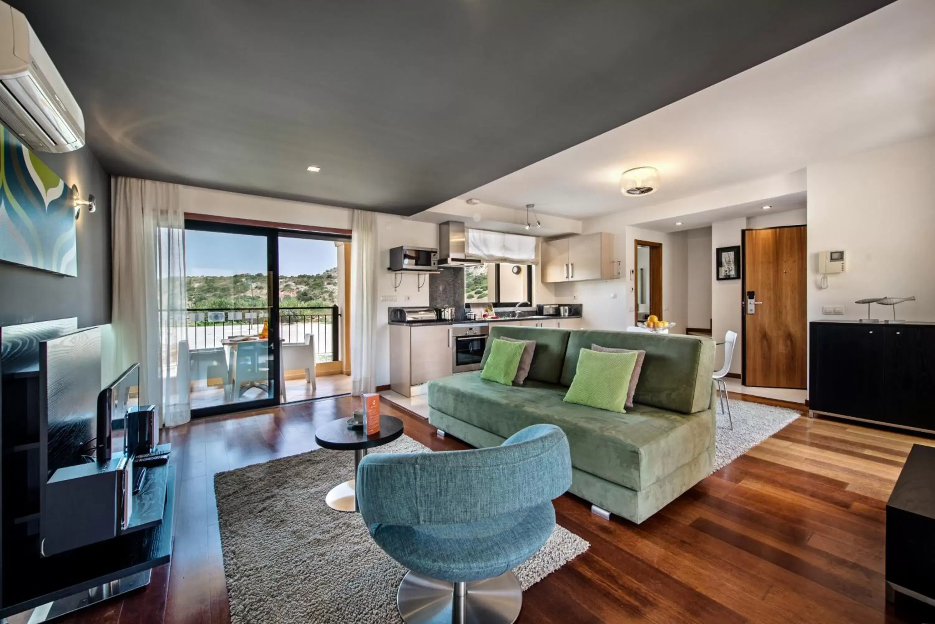 Two-Bedroom Apartment with Pool Side in Baia da Luz Resort Two-Bedroom Apartment with Pool Side in Baia da Luz Resort