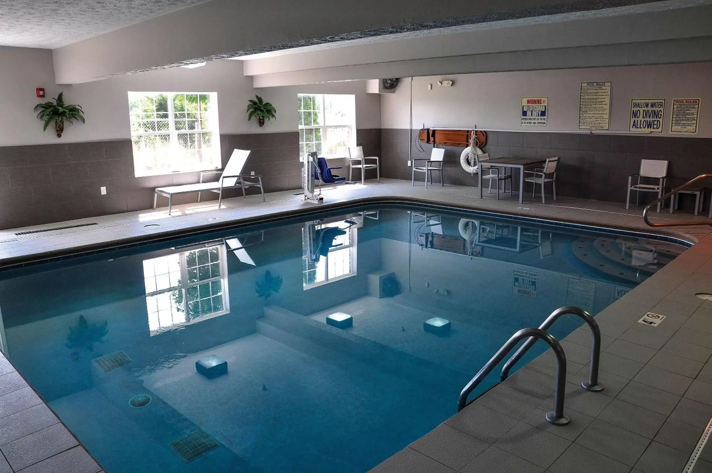 Activities, Swimming Pool in Country Inn & Suites by Radisson, Fairborn South, OH