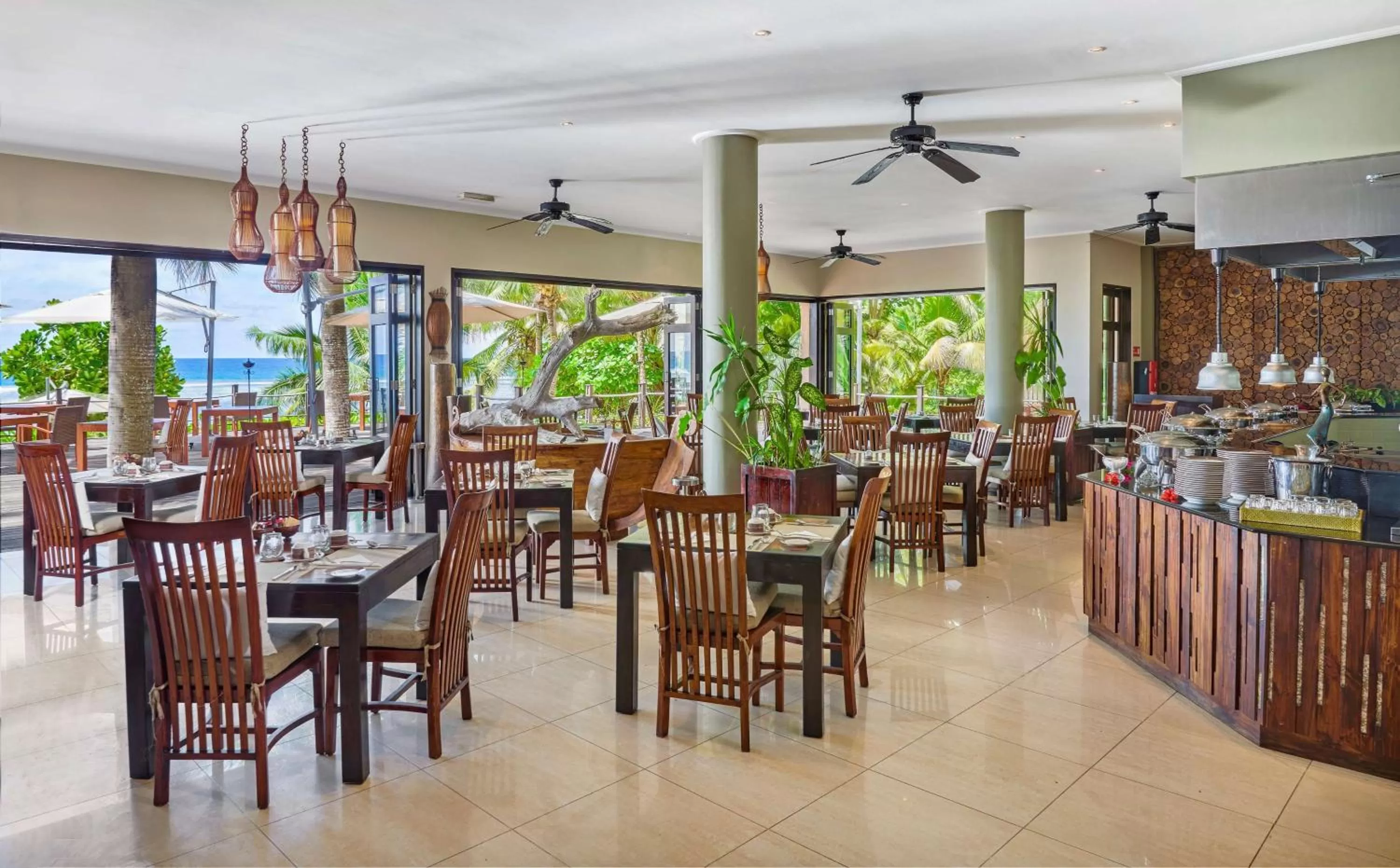 Restaurant/places to eat in DoubleTree by Hilton Seychelles Allamanda Resort & Spa