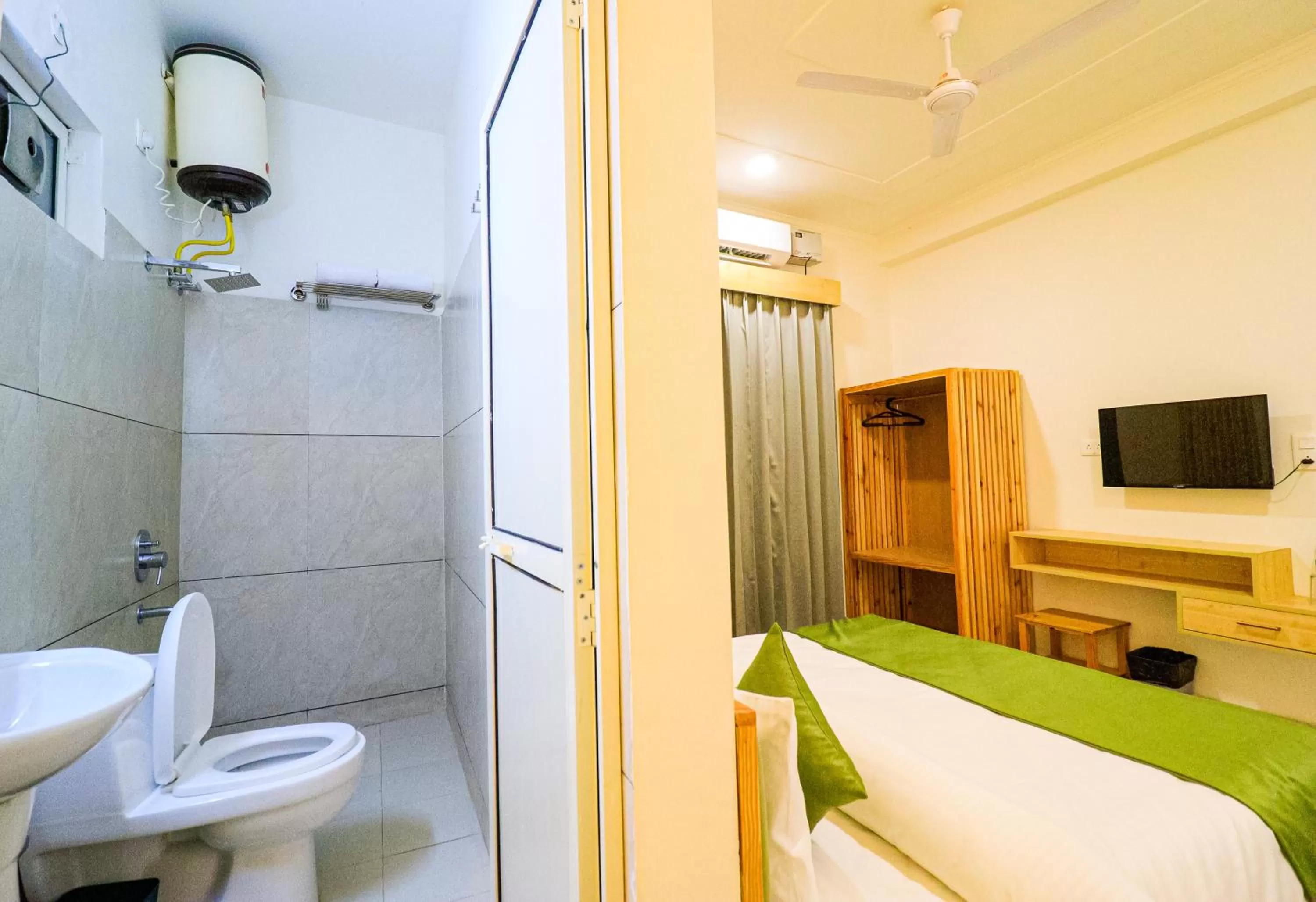 Bathroom in Around Stays Rishikesh, Tapovan