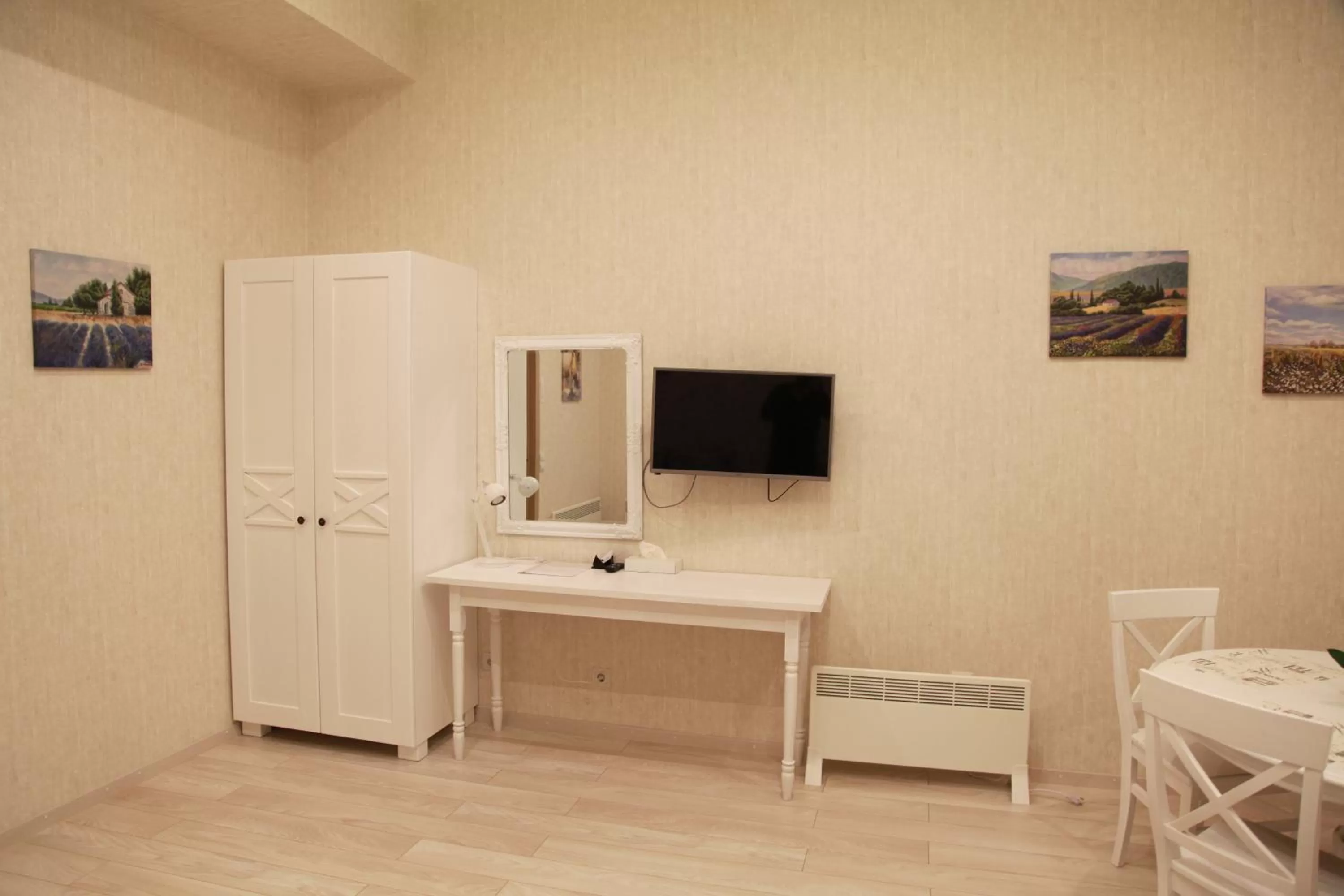 WINE & ROSE BOUTIQUE HOTEL