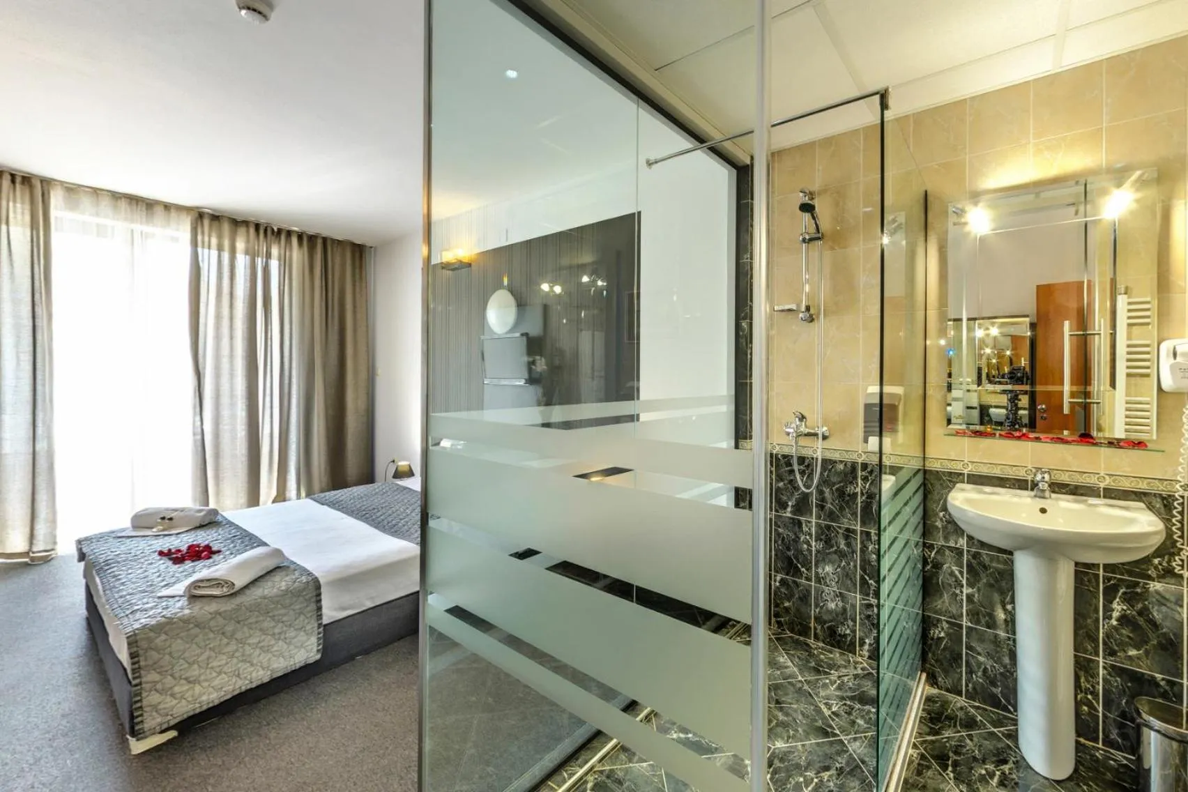 Photo of the whole room, Bed in Vitoshko Lale Hotel