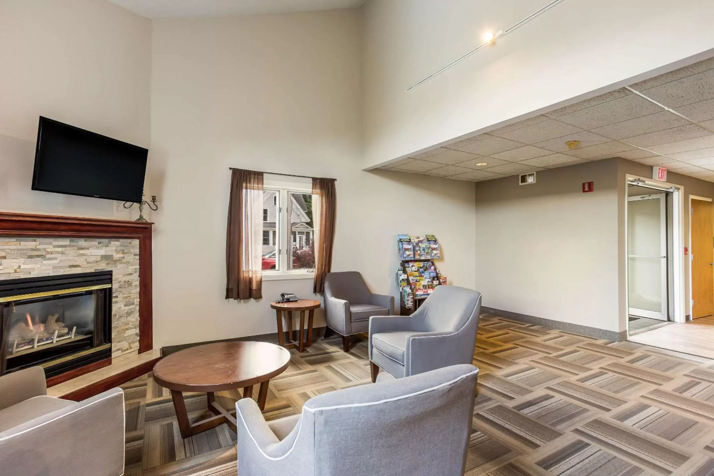 Lobby or reception, Seating Area in Quality Inn & Suites