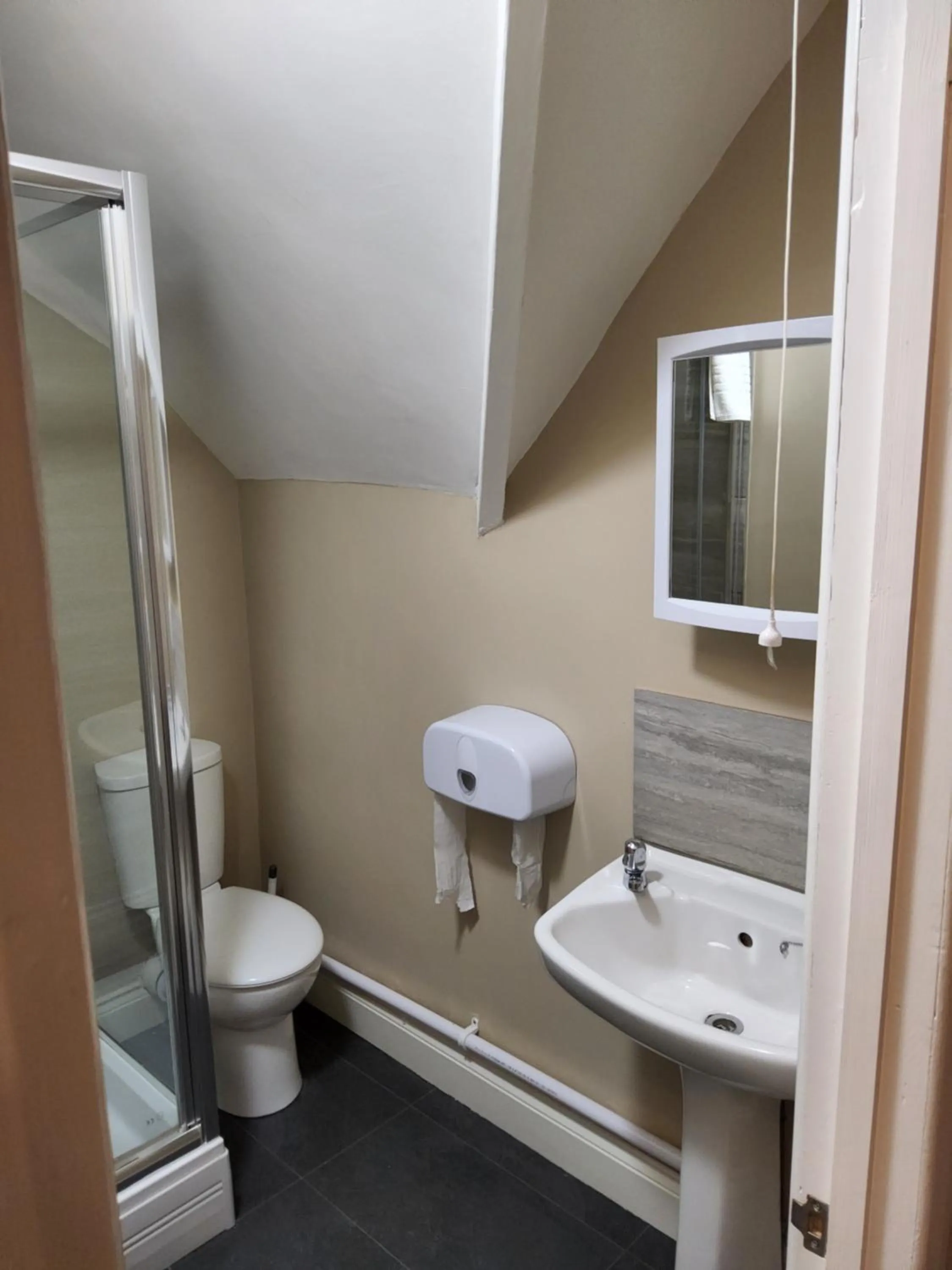 Bathroom in The Avenue Hotel