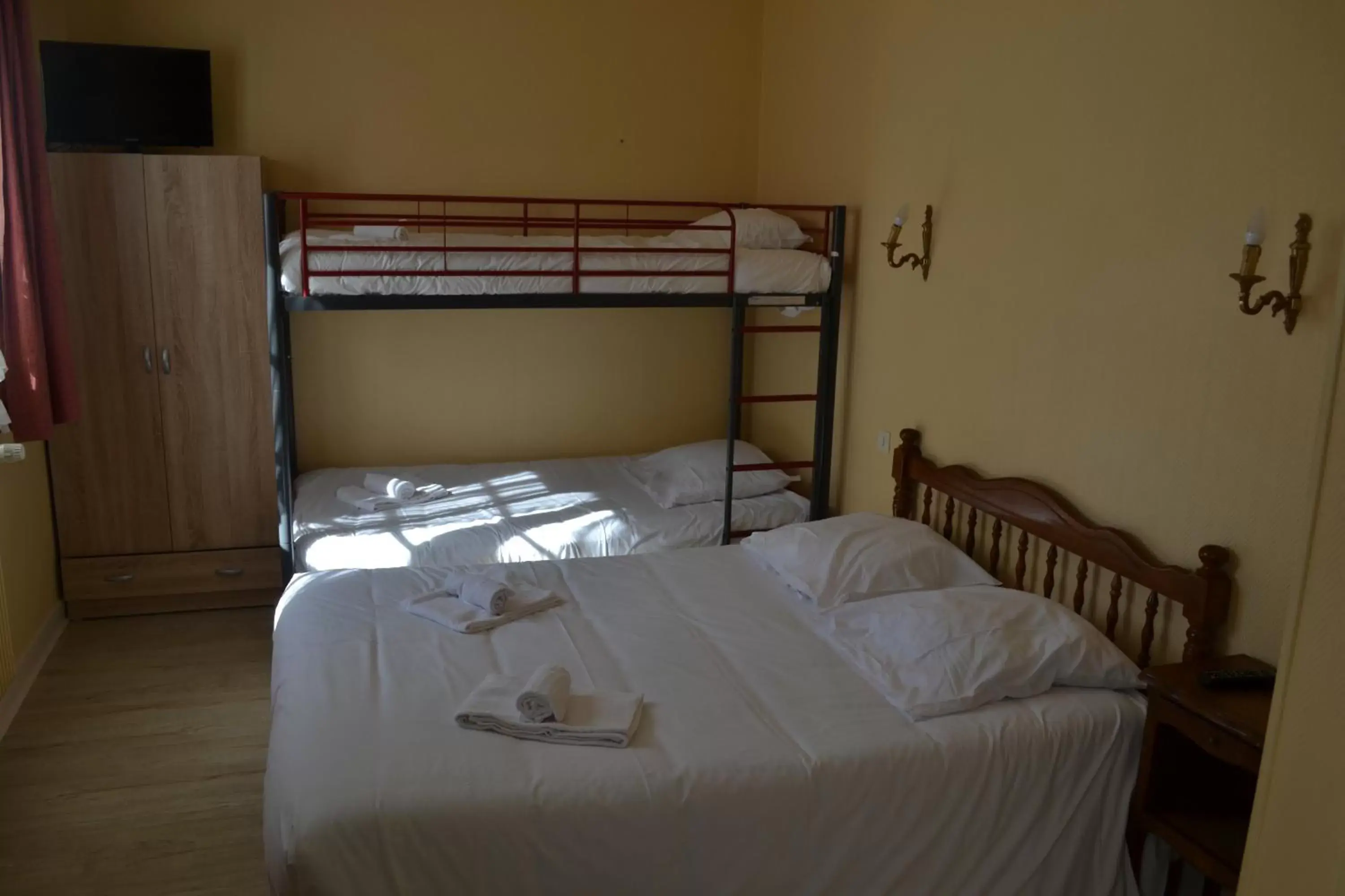 Bedroom in Le Lanthenay