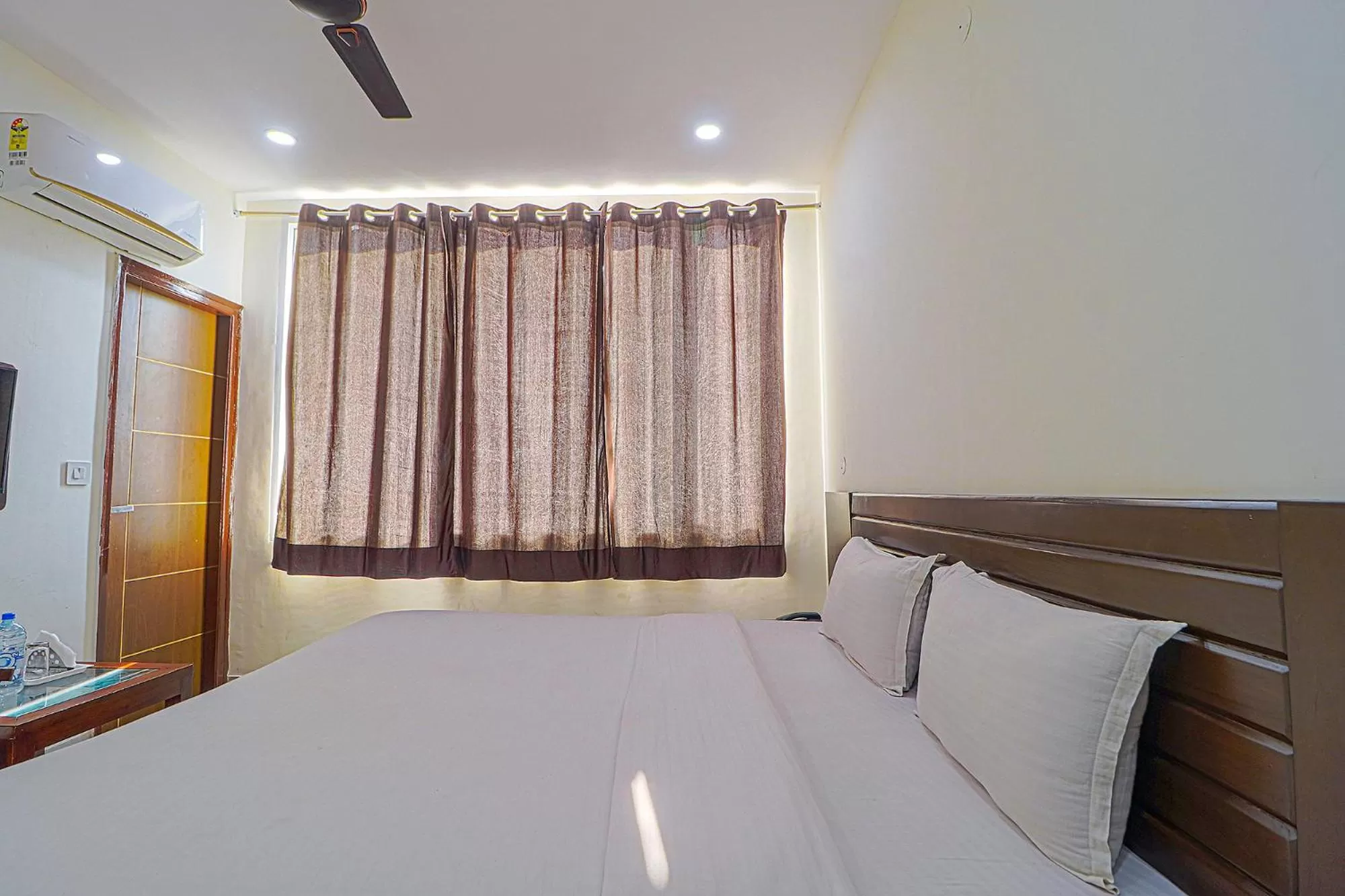 Bedroom, Bed in FabHotel Casa