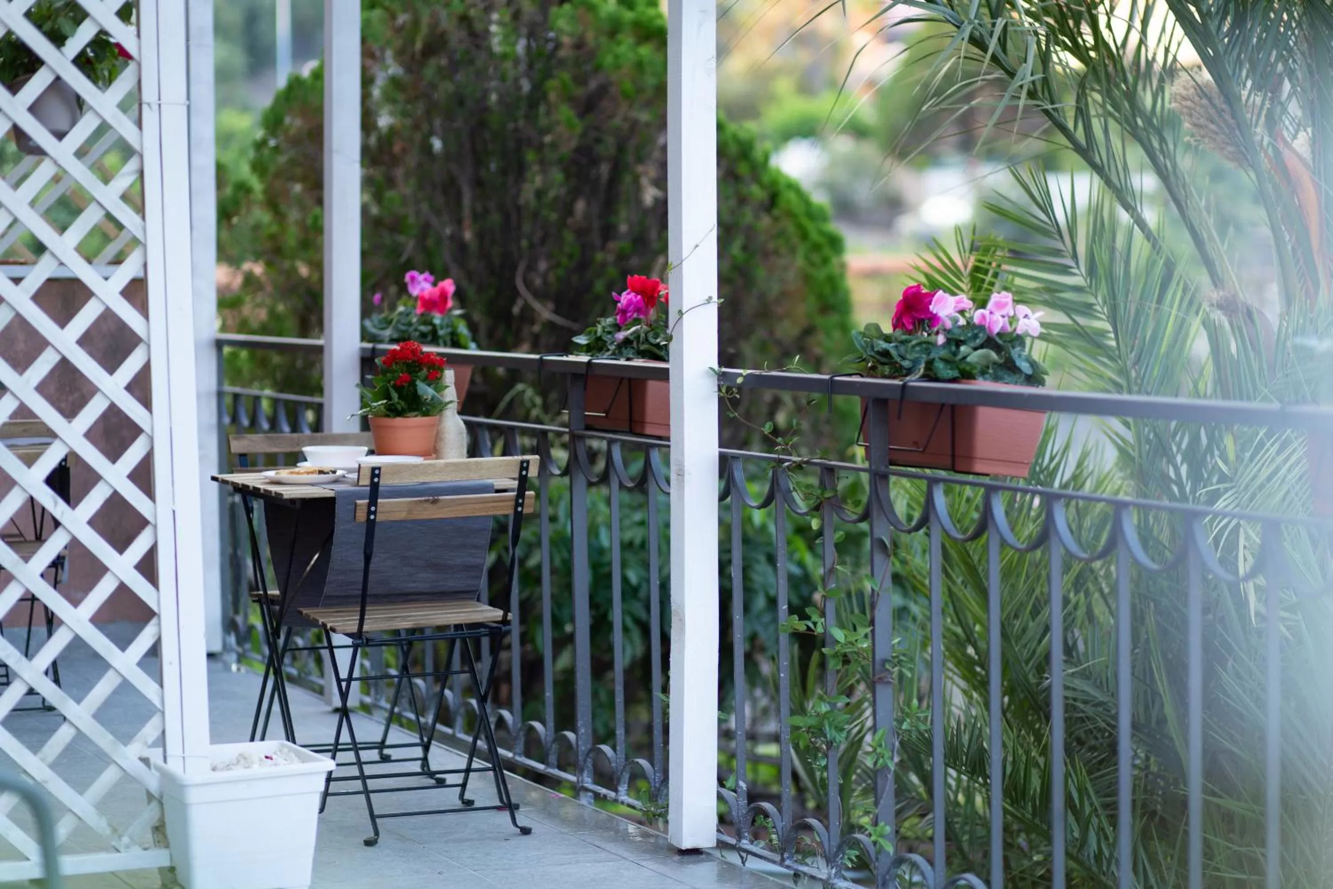 Patio in UP&B Rooms Catania