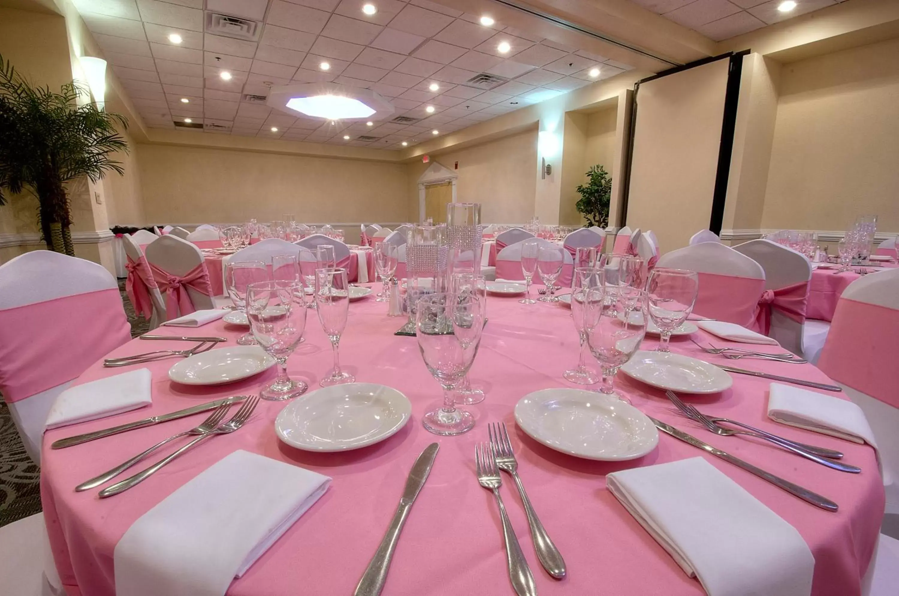 Banquet/Function facilities, Restaurant/Places to Eat in Holiday Inn Orlando East-UCF Area, an IHG Hotel
