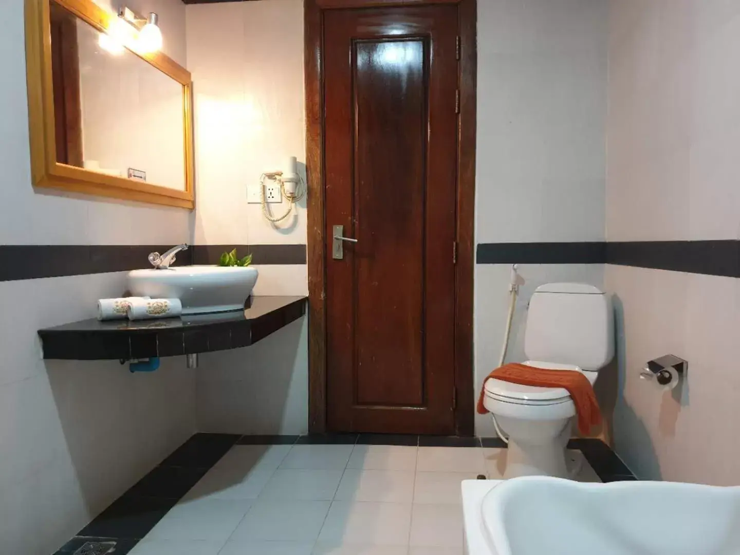 Shower, Bathroom in Aristocrat Residence & Hotel