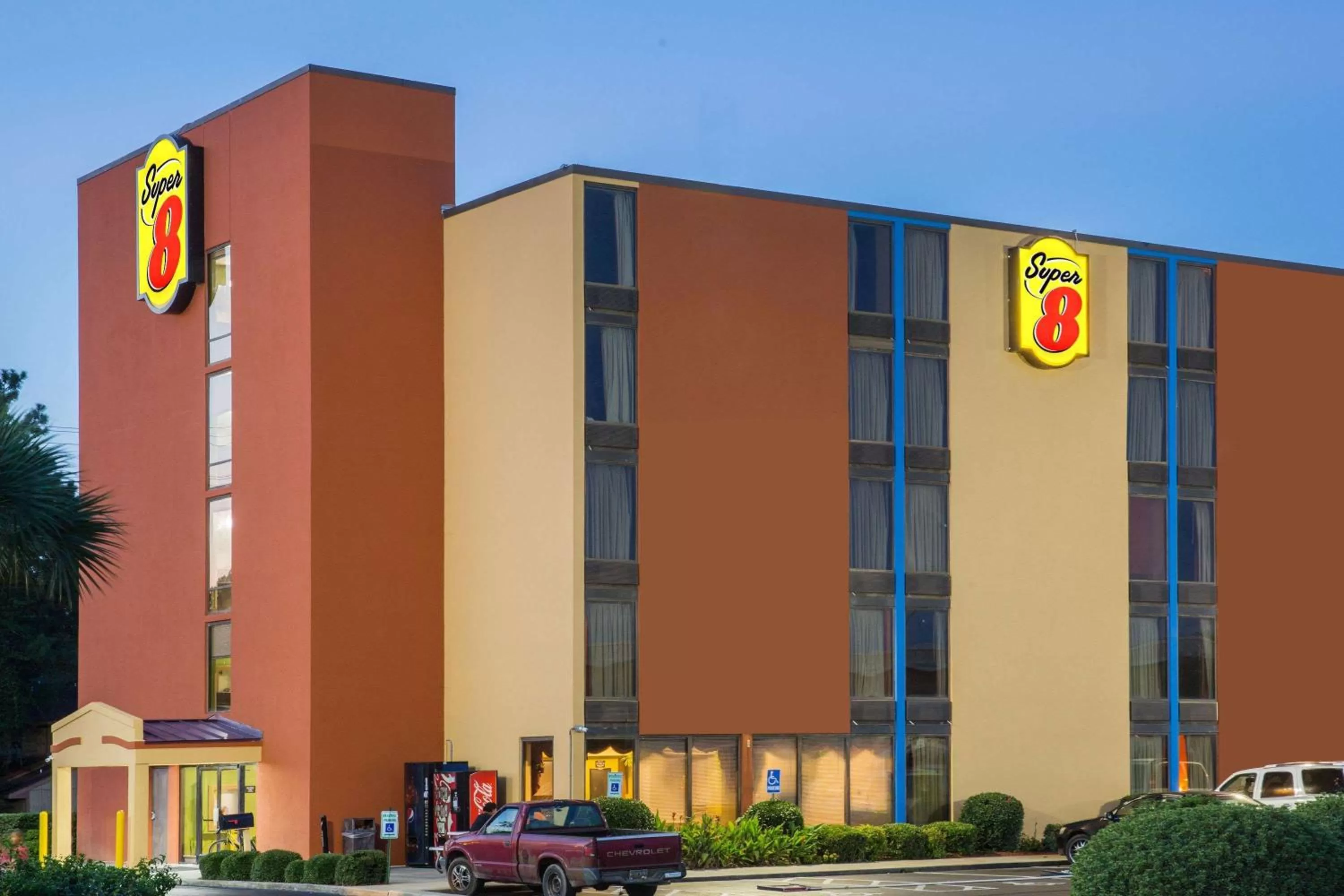 Super 8 by Wyndham Myrtle Beach/Market Common Area