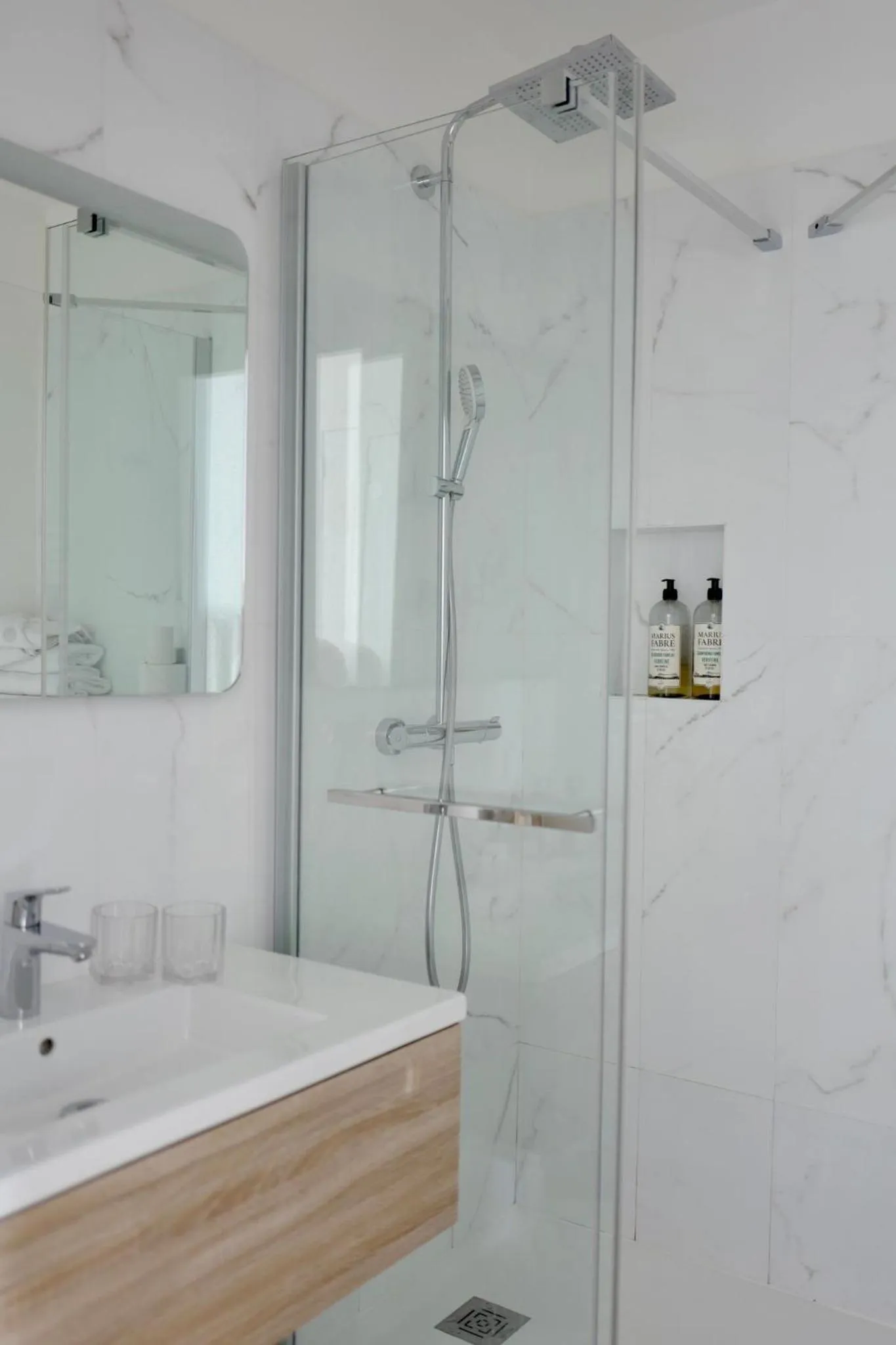 Bathroom in Hotel Belle-Vue Vieux-Port