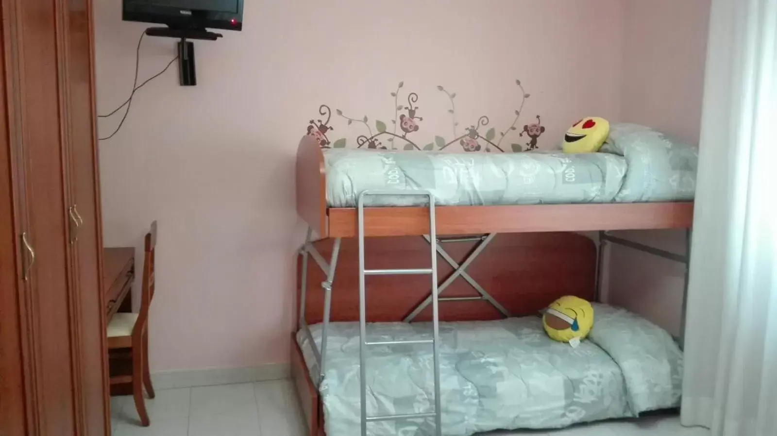 Bedroom, Bunk Bed in Hotel Marconi