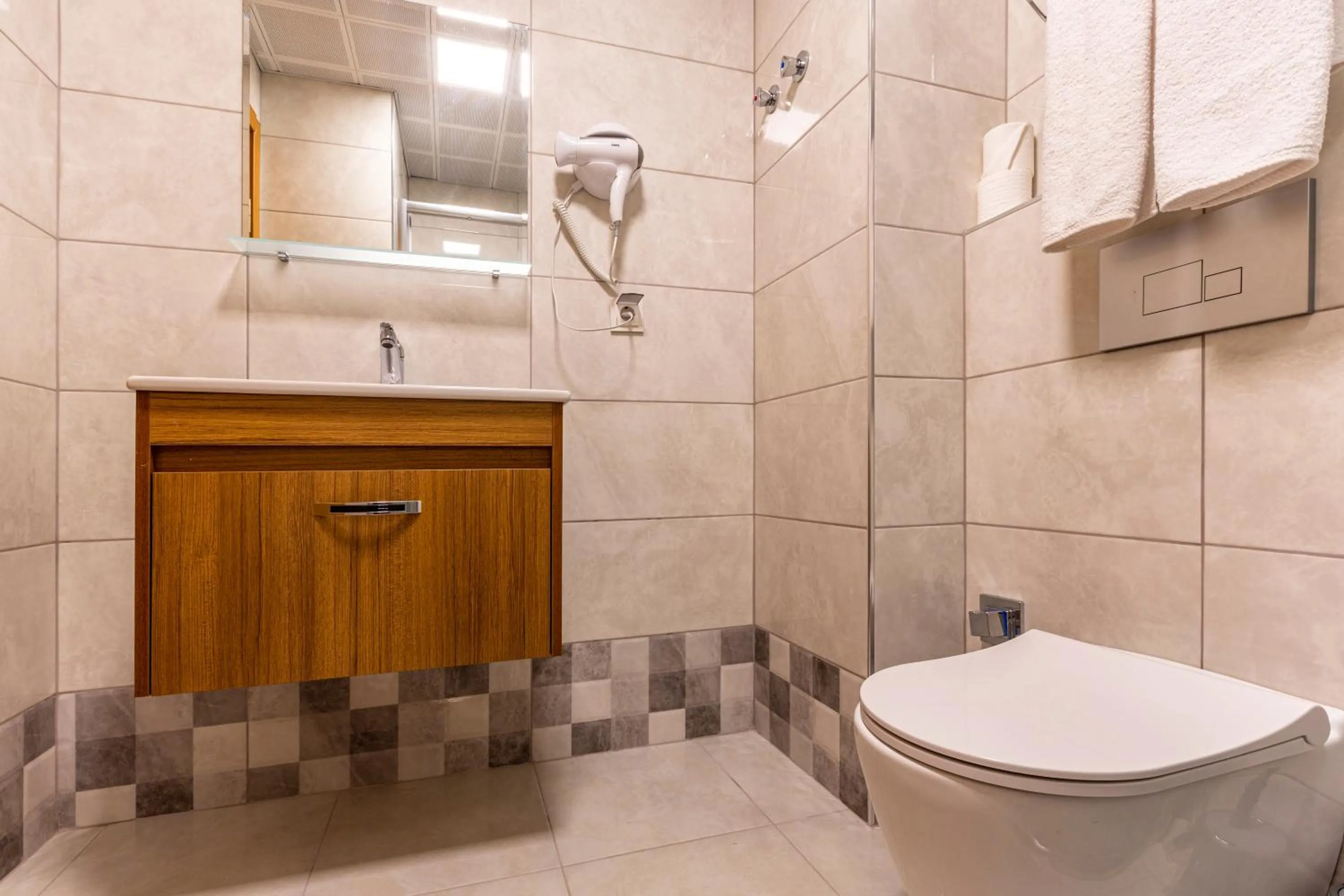 Shower in Antalya Business Hotel