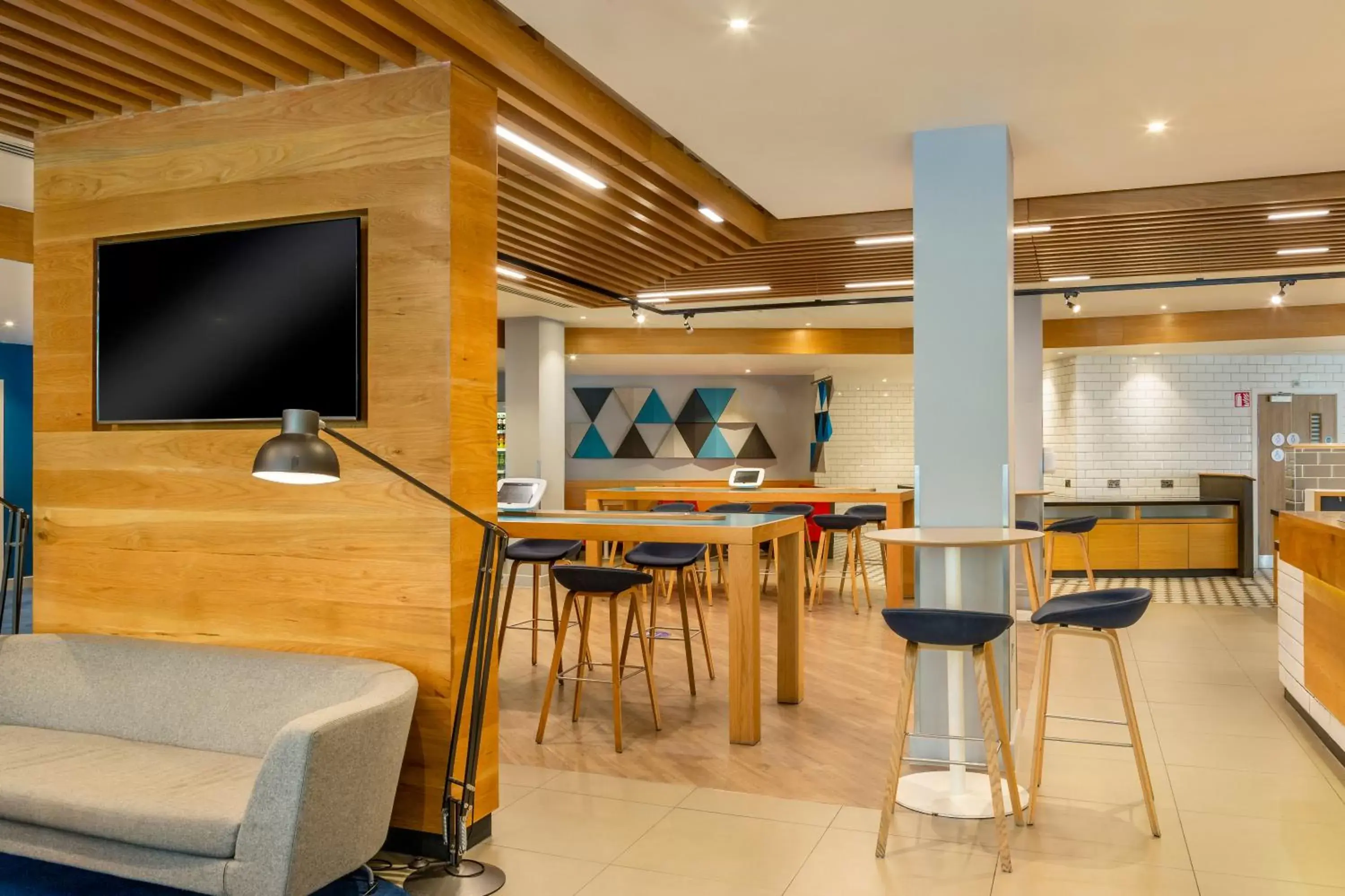 Lobby or reception in Holiday Inn Express Dublin City Centre