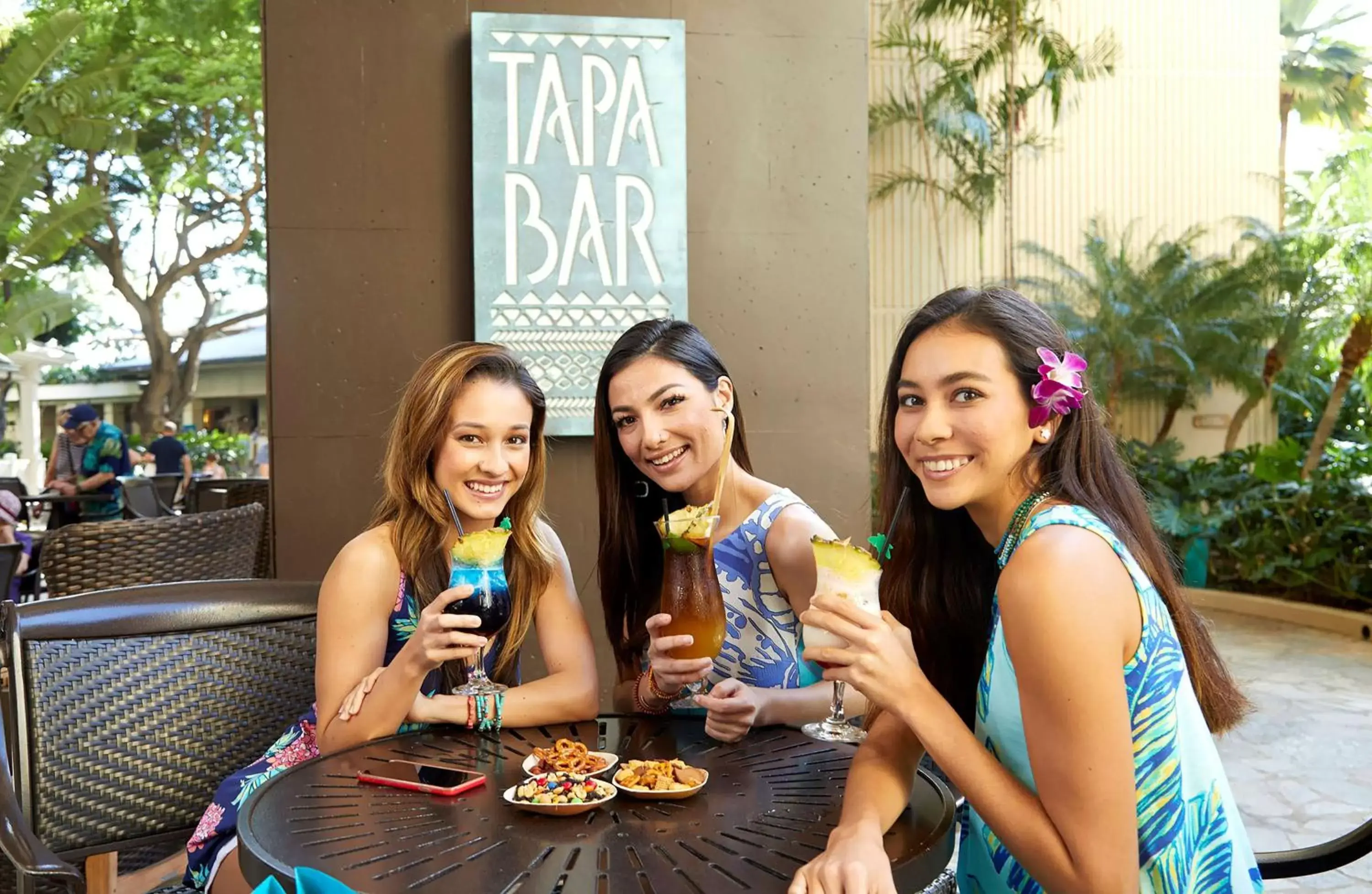 Lounge or bar in Hilton Hawaiian Village Waikiki Beach Resort