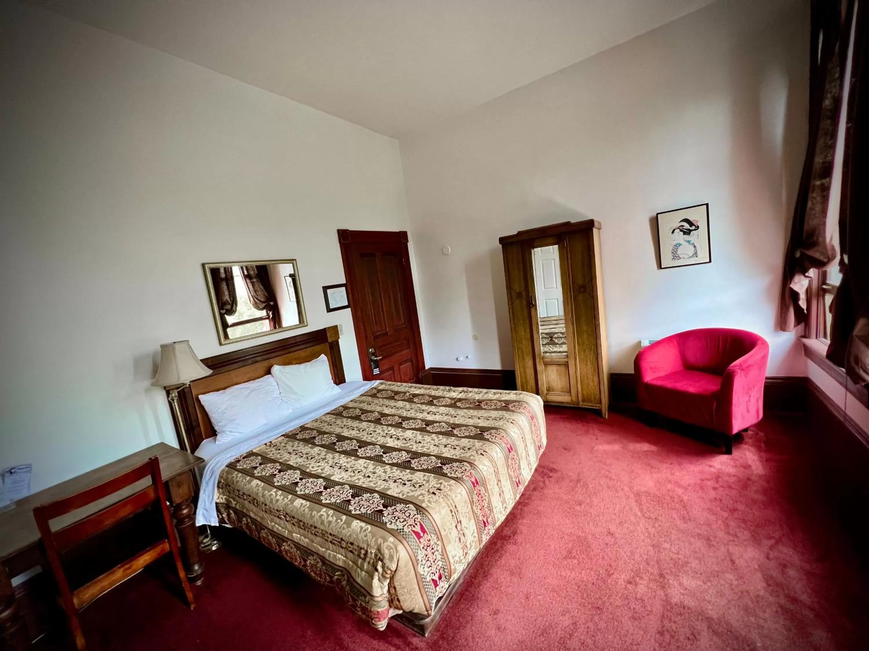 Bed in The Monarch Hotel