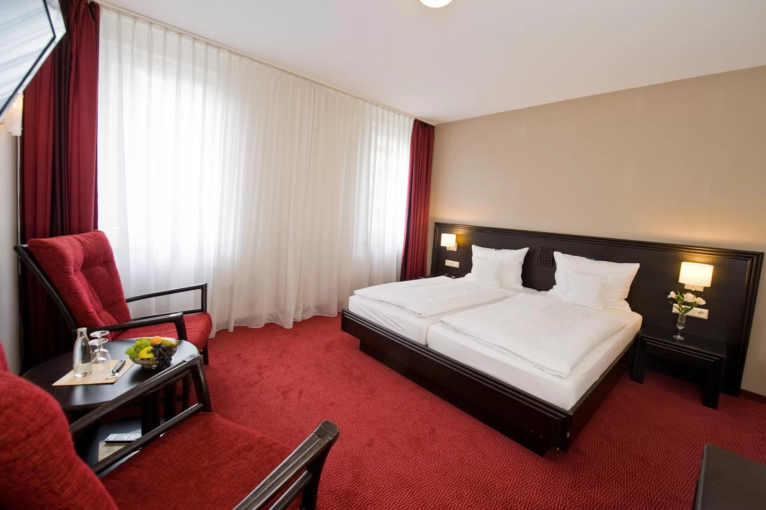 Photo of the whole room, Bed in Göbel's Sophien Hotel