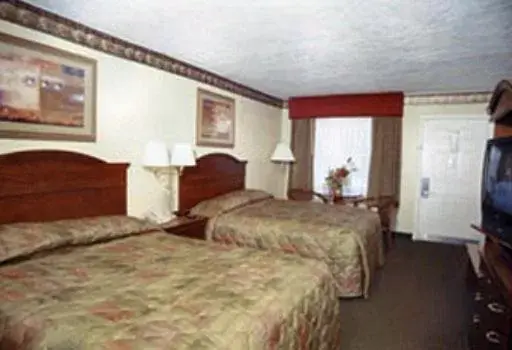 Bedroom, Bed in Baymont by Wyndham Lake City