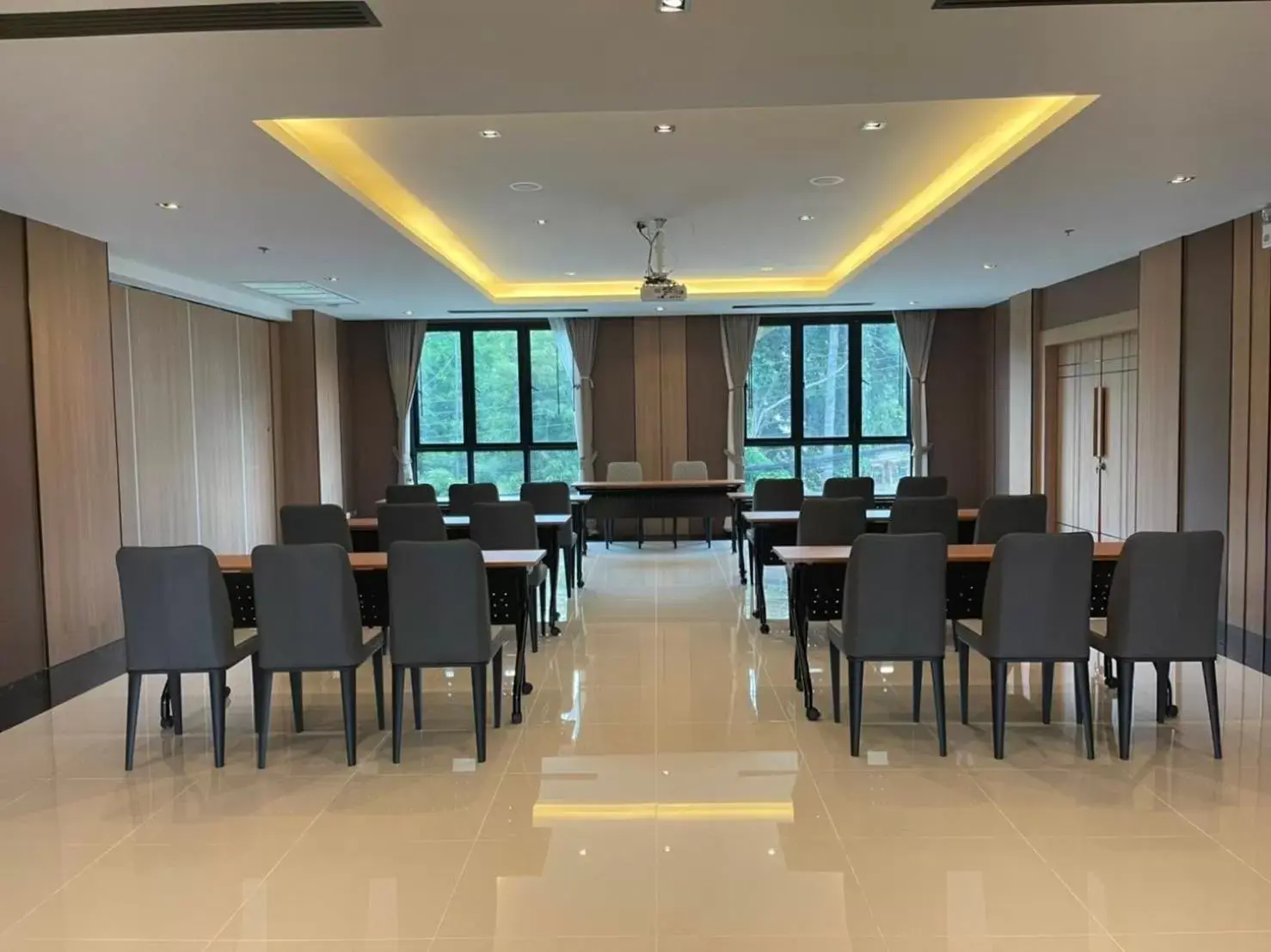 Meeting/conference room in Lewit Hotel Pattaya, a member of Radisson Individuals