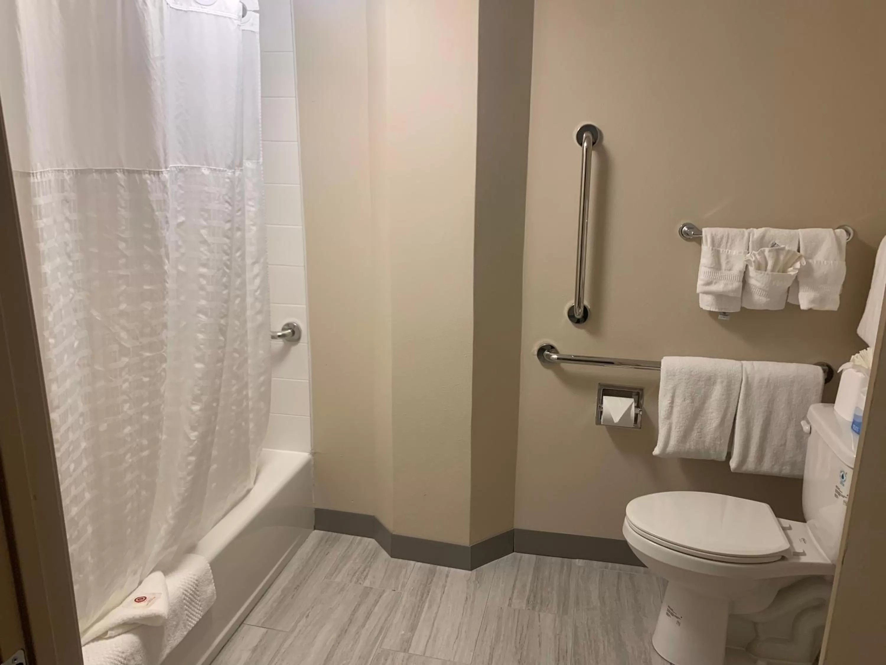 Bathroom in Comfort Inn Horsham - Philadelphia