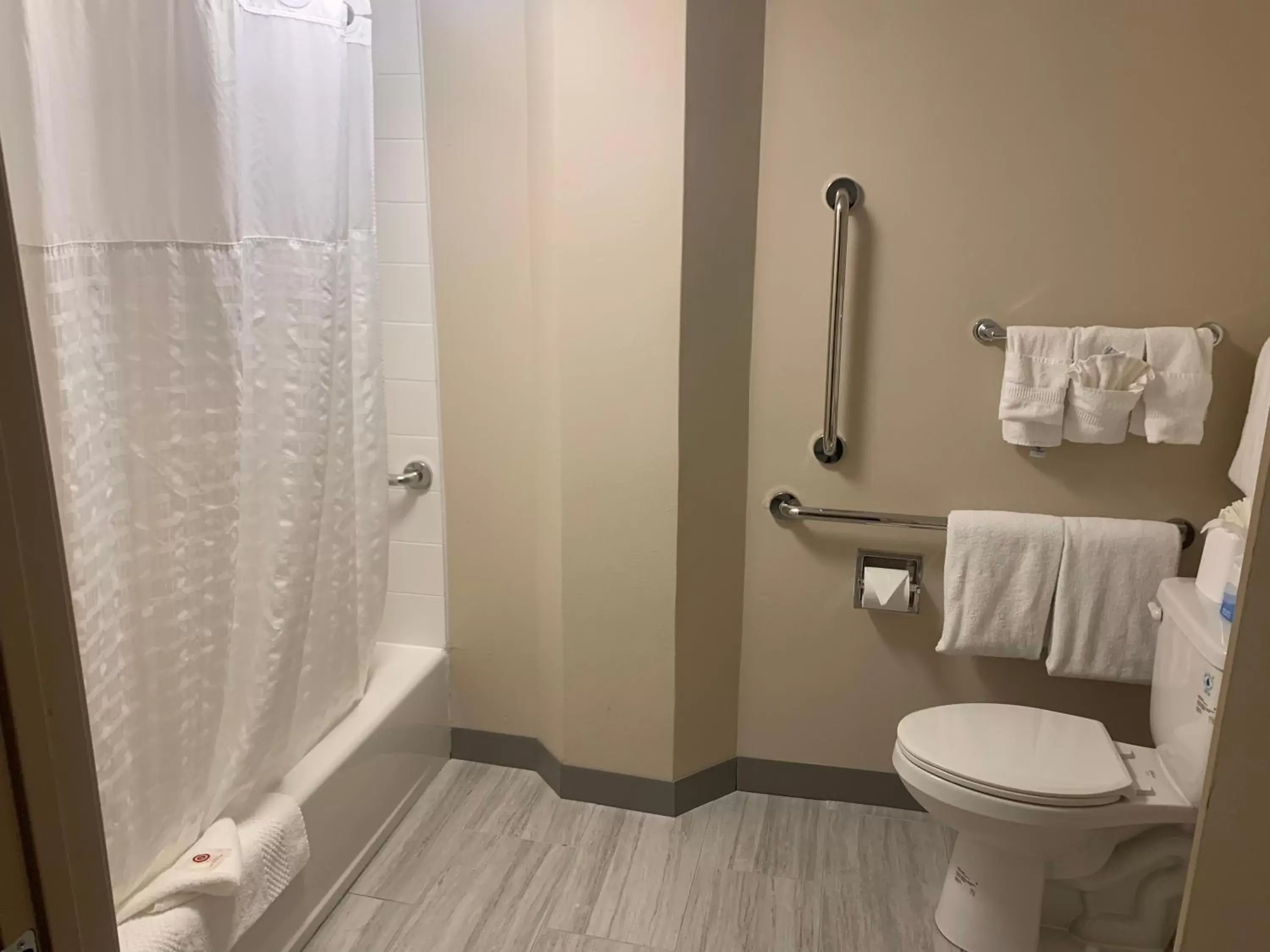 Bathroom in Comfort Inn Horsham - Philadelphia