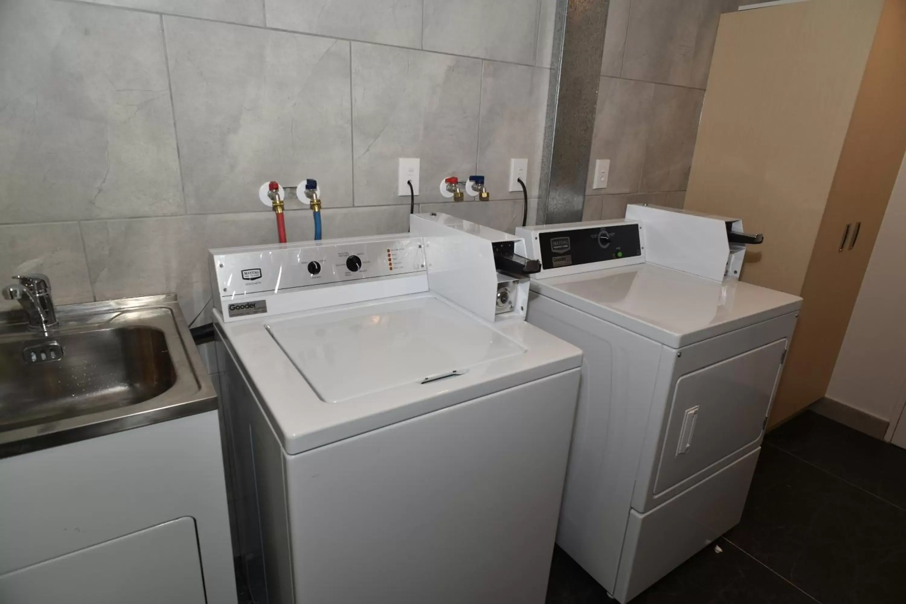 Bathroom in 103 Prince of Bealey Motel