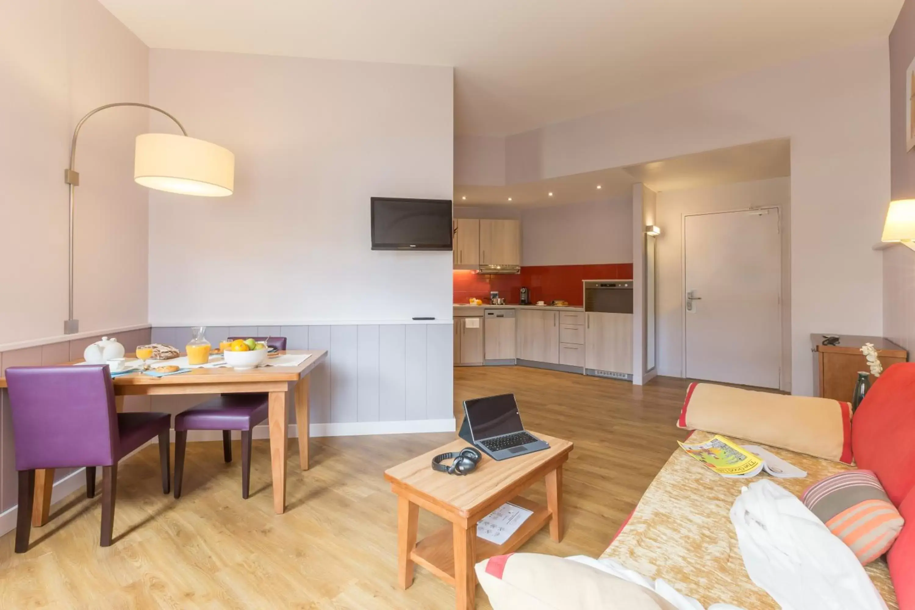 Communal lounge/ TV room, Dining Area in Résidence Pierre & Vacances Premium Haguna